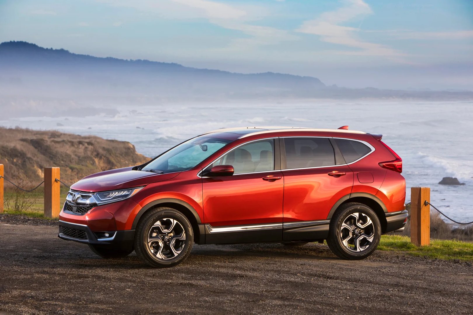 Honda_CR-V_5_generation__SUV_5-doors__9.jpg