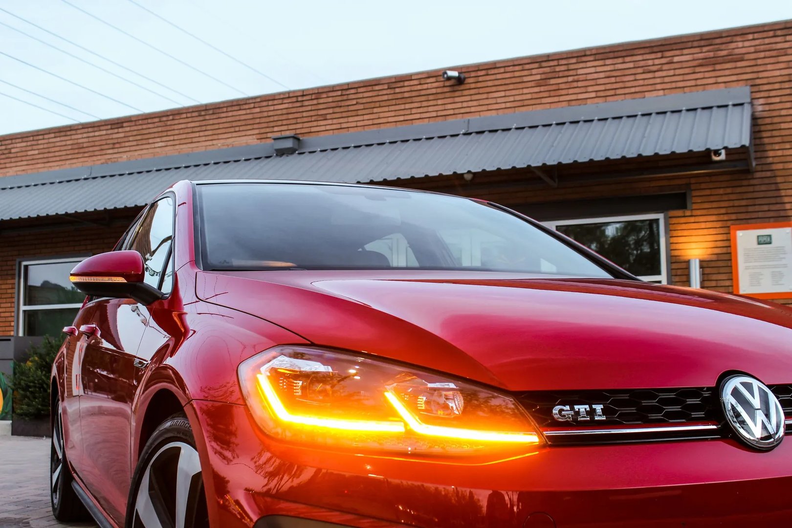 —  Hatchback 5-door