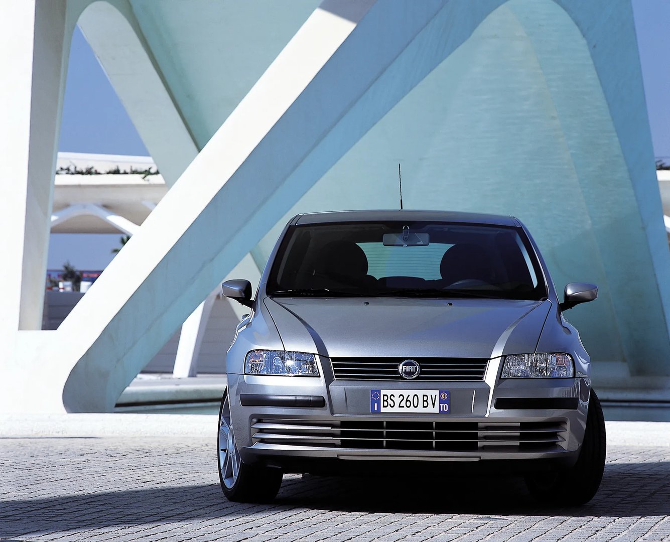 Fiat_Stilo_1_generation__Hatchback_5-door__12.jpg
