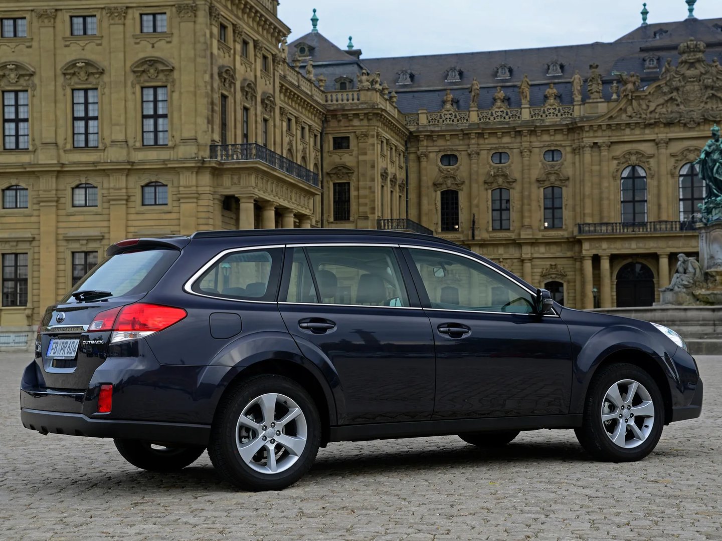 Subaru_Outback_4_generation_restyling__Estate_5-door__1.jpg