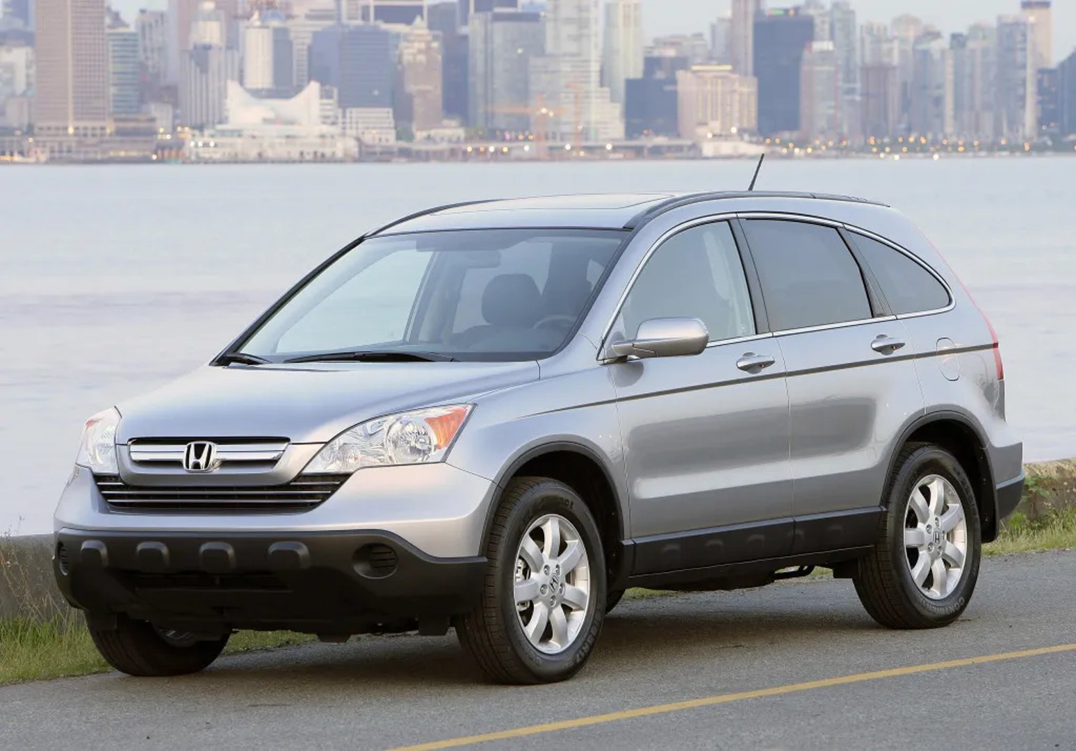 Honda_CR-V_3_generation__SUV_5-doors__5.jpg