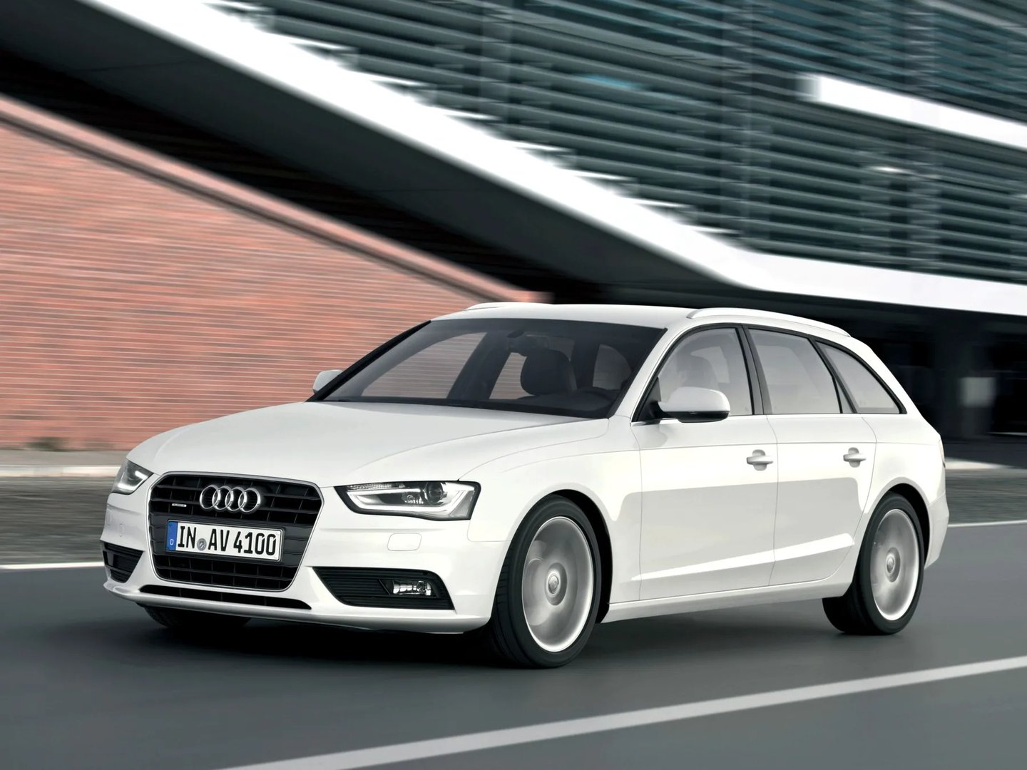 Audi_A4_4_generation_restyling__Estate_5-door__4.jpg