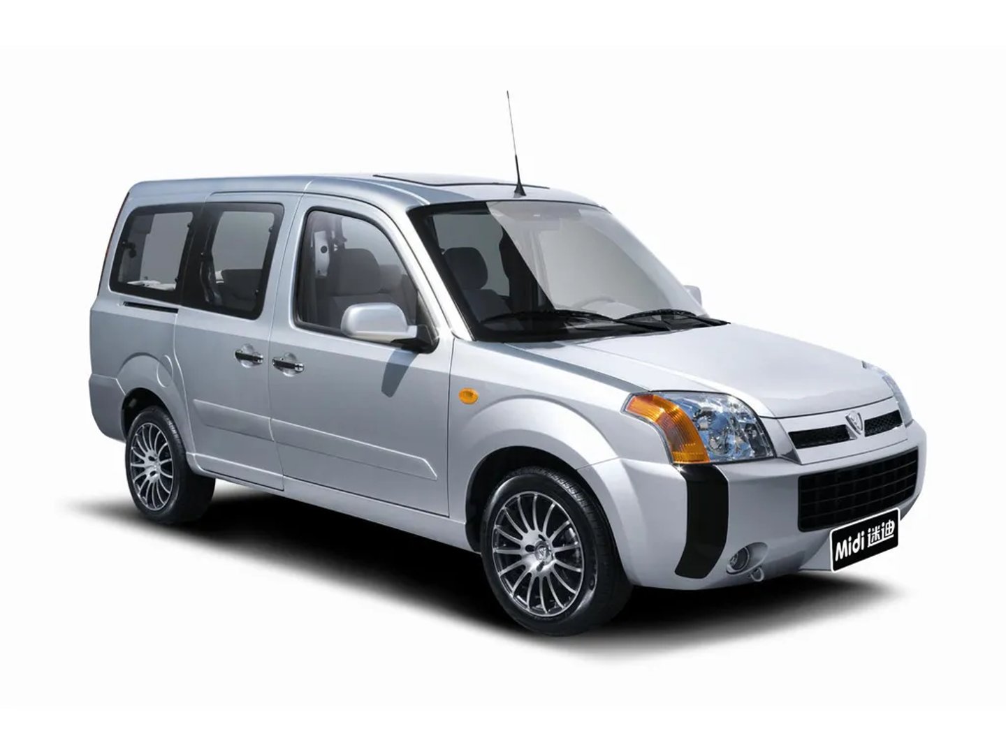 Foton_Midi_1_generation__Compact_Van__2.jpg