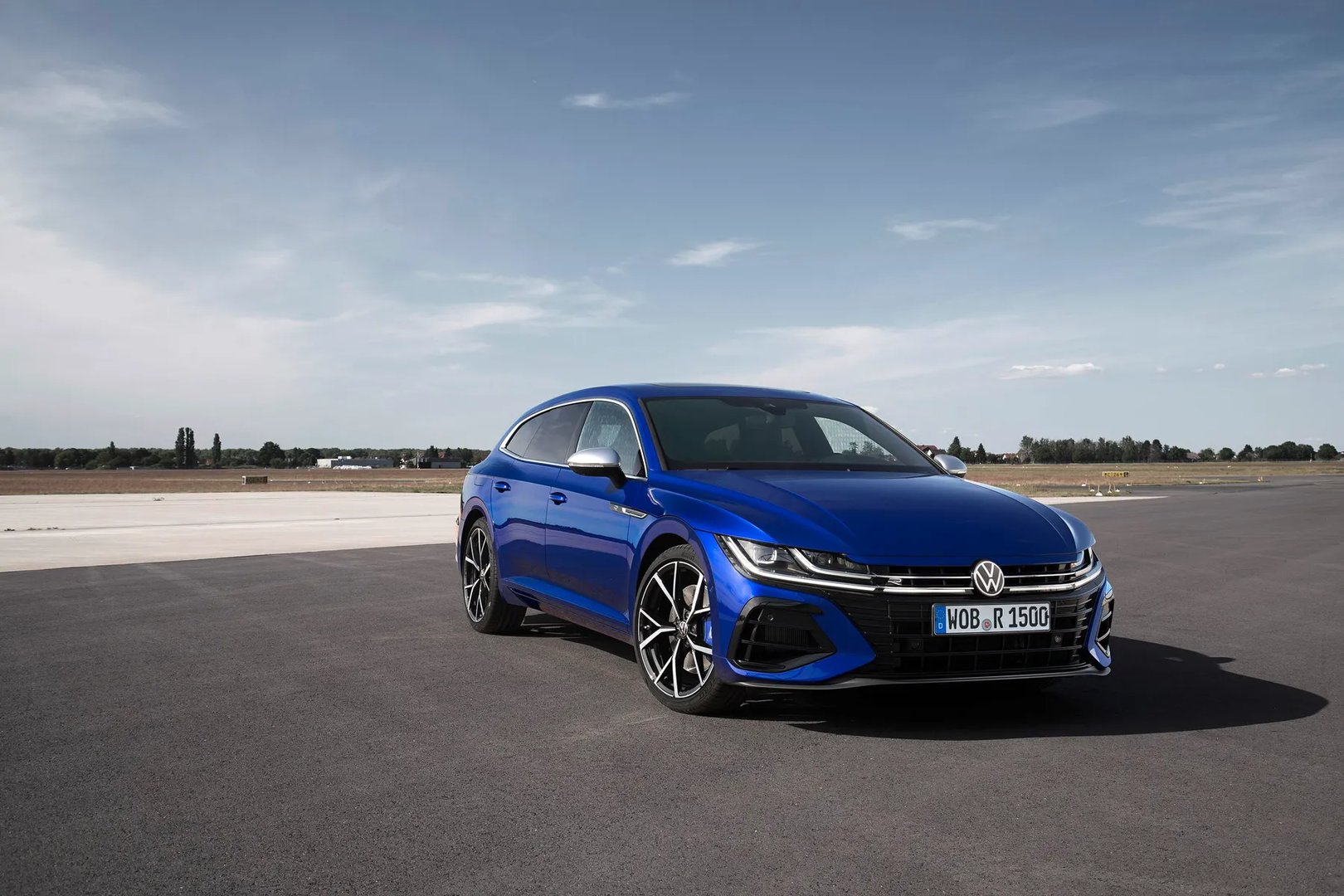 Volkswagen_Arteon_R_1_generation_restyling__Estate_5-door__10.jpg