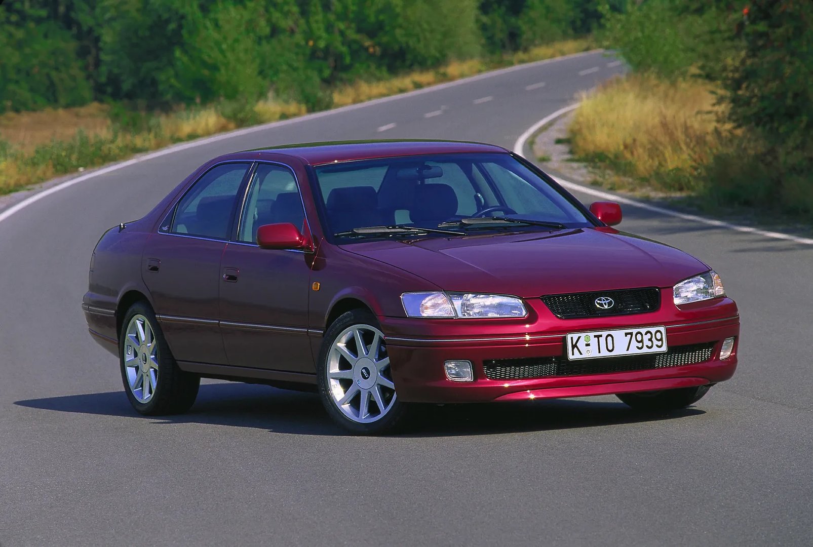 Toyota_Camry_5_generation__Sedan__1.jpg