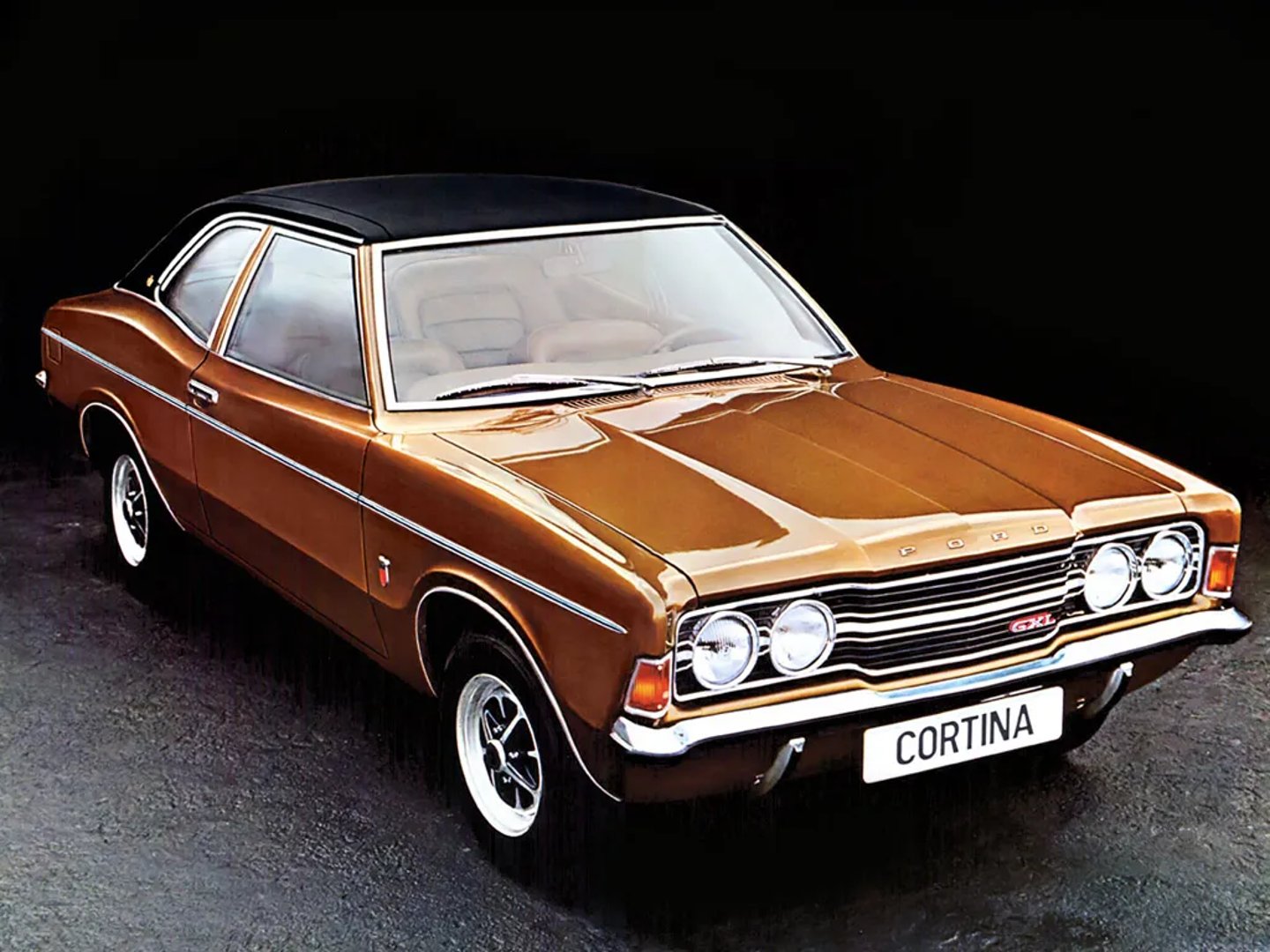 Ford_Cortina_3_generation__Sedan_2-doors__4.jpg