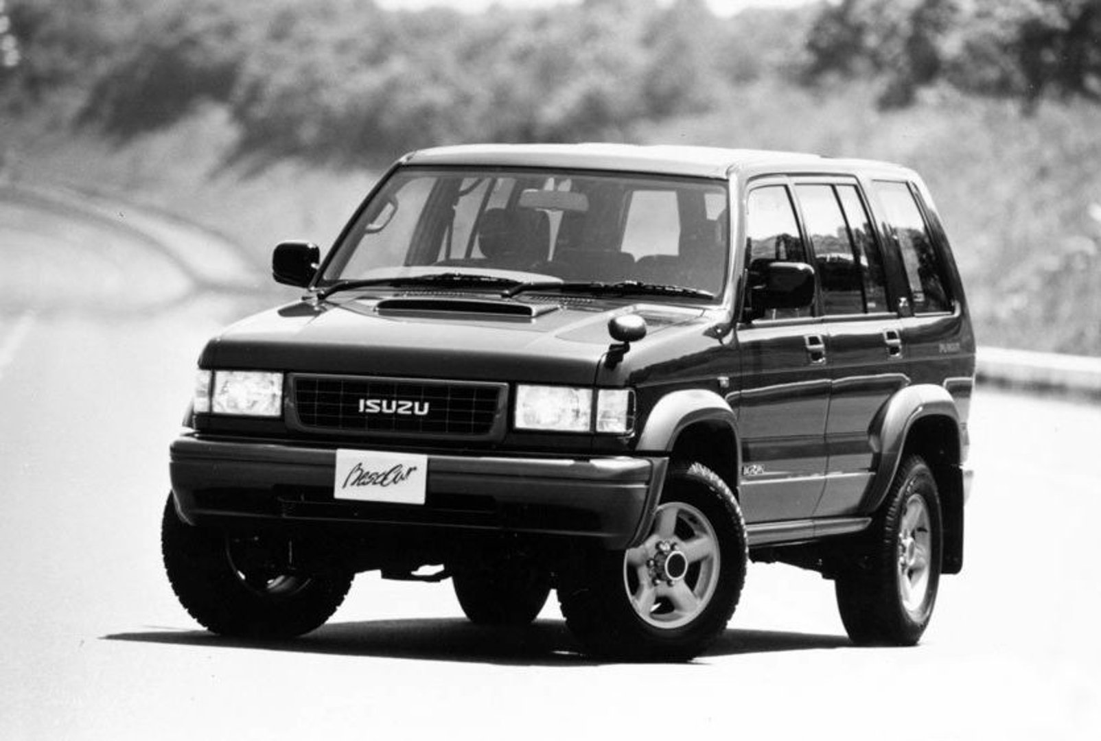 isuzu_Bighorn_2_generation__SUV_5-doors__1.jpg