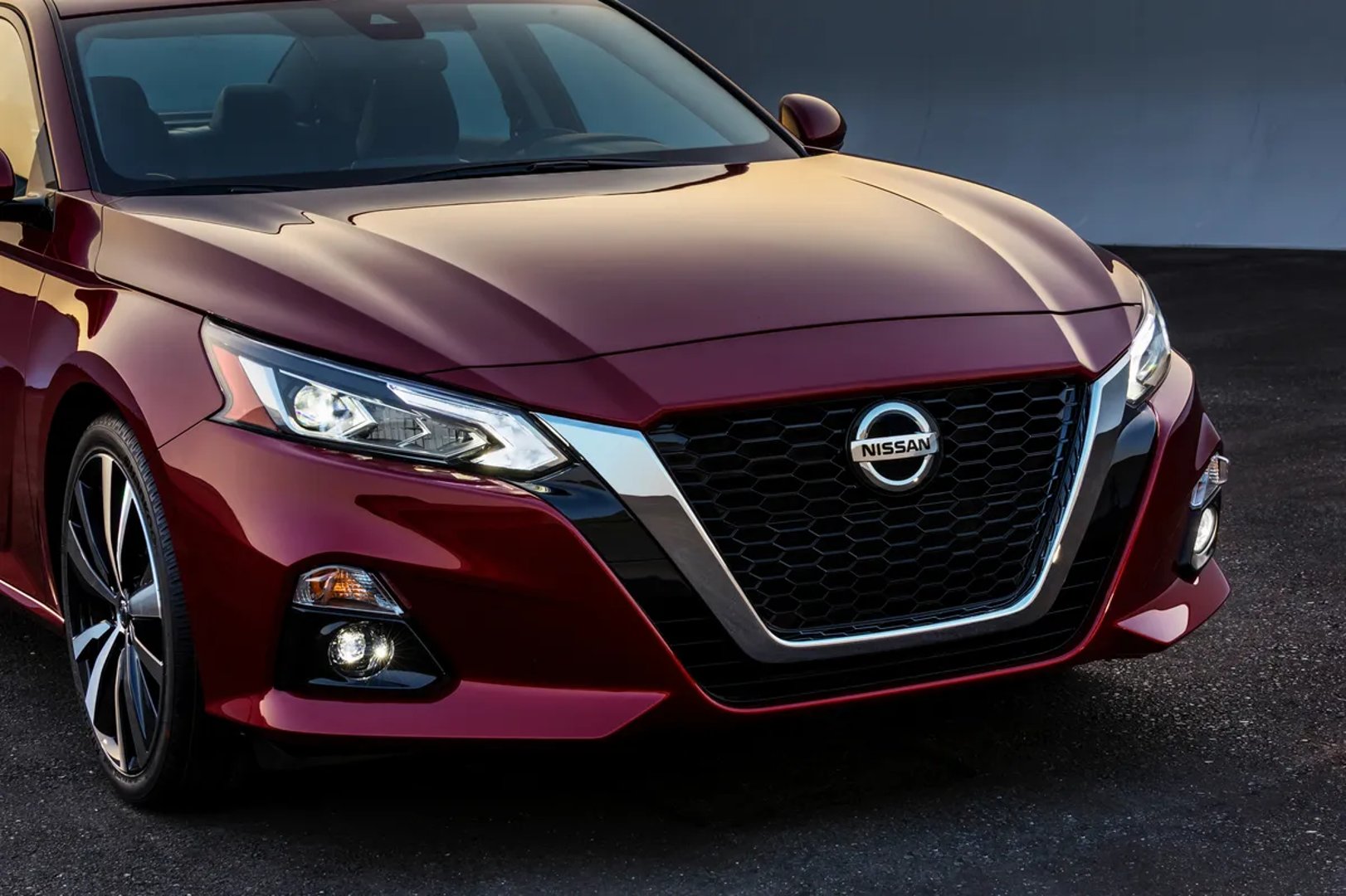 Nissan_Altima_6_generation__Sedan__10.jpg