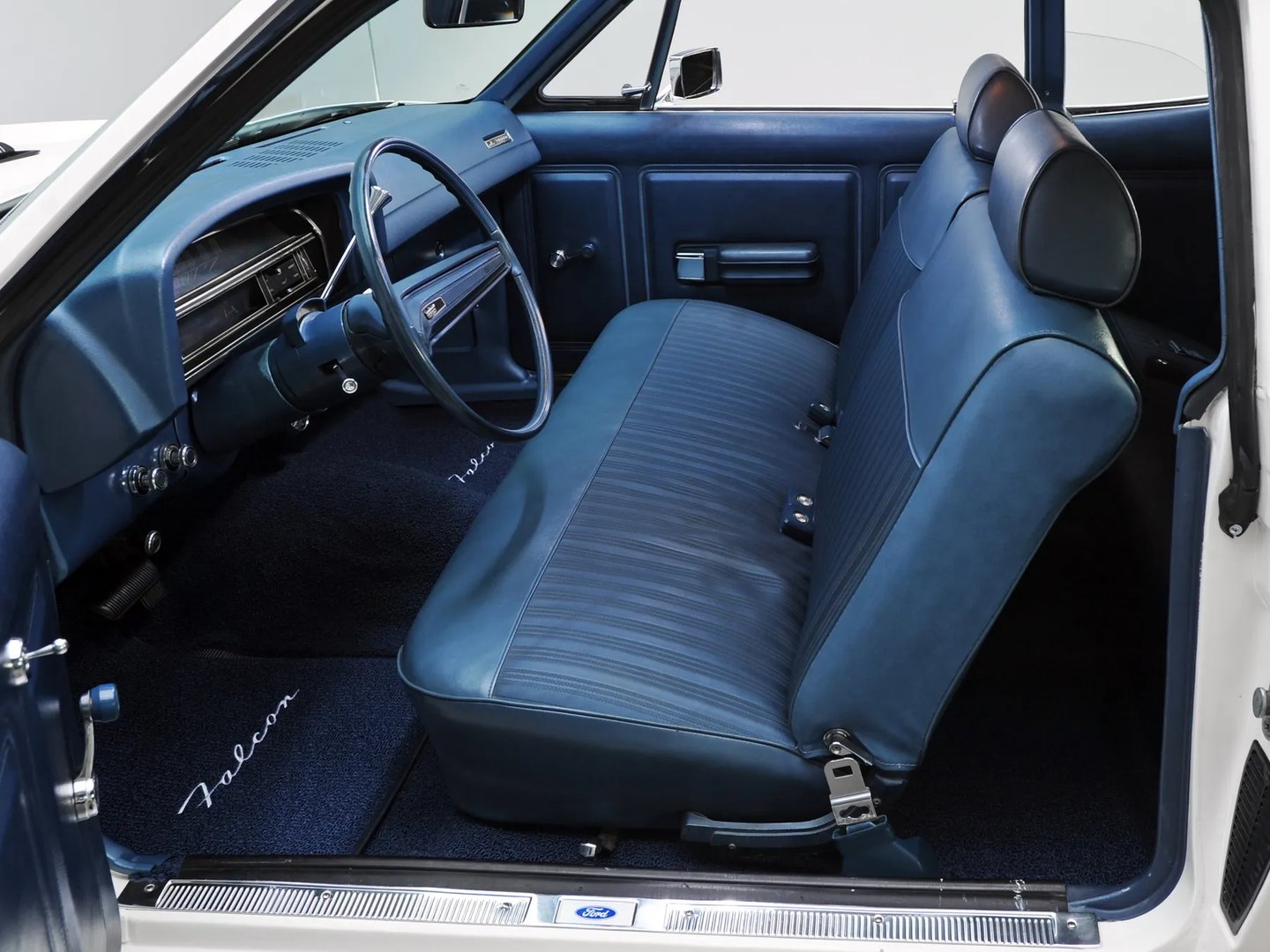 Ford_Falcon_3_generation__Sedan_2-doors__7.jpg