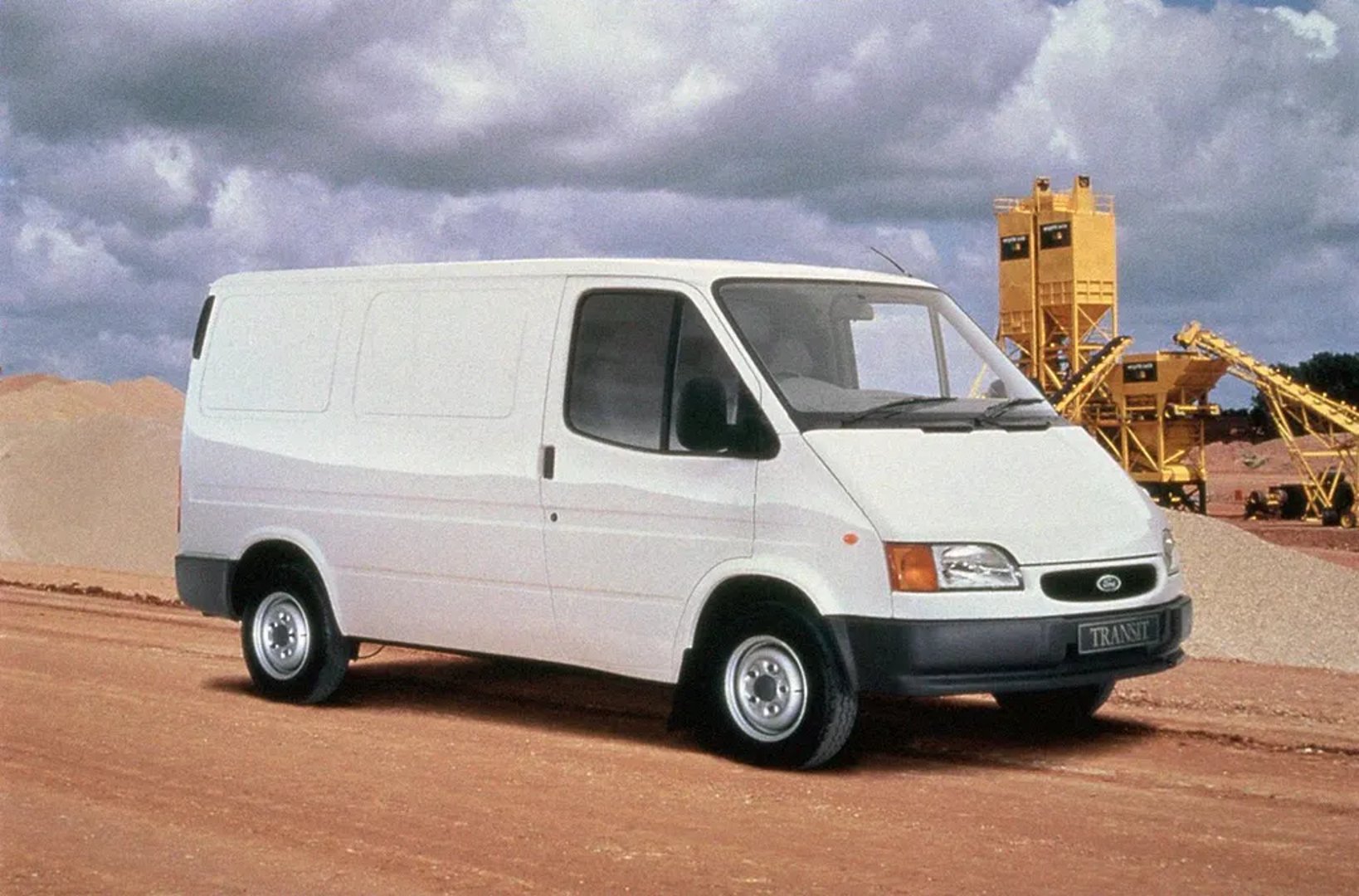 Ford_Transit_2_generation_restyling__Van__3.jpg