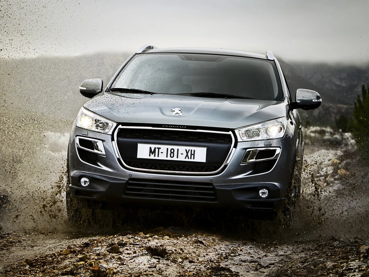 Peugeot_4008_1_generation__SUV_5-doors__5.jpg