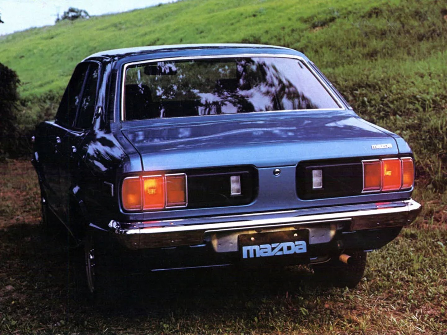 Mazda_818_1_generation__Sedan__1.jpg