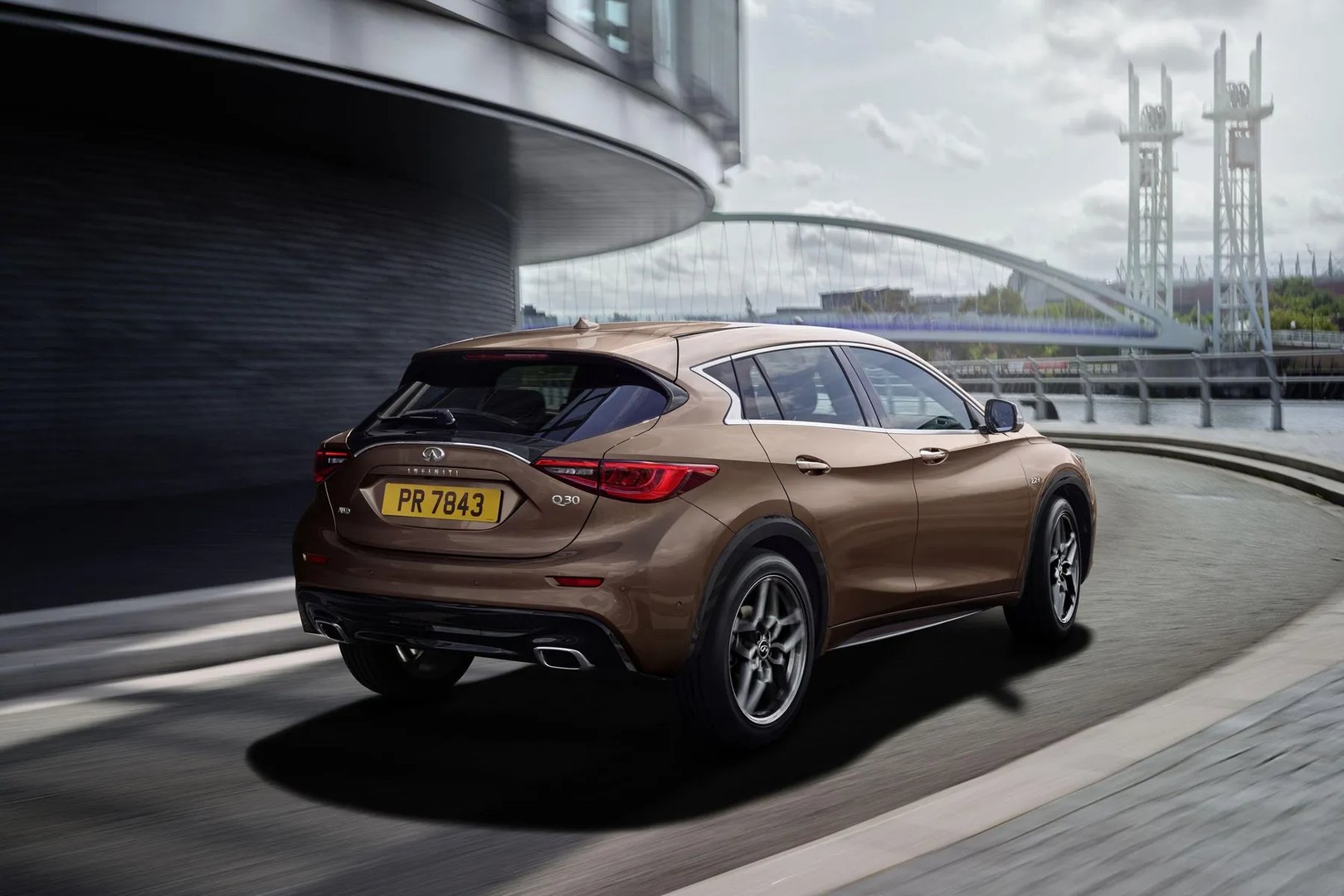 Infiniti_Q30_1_generation__Hatchback_5-door__3.jpg