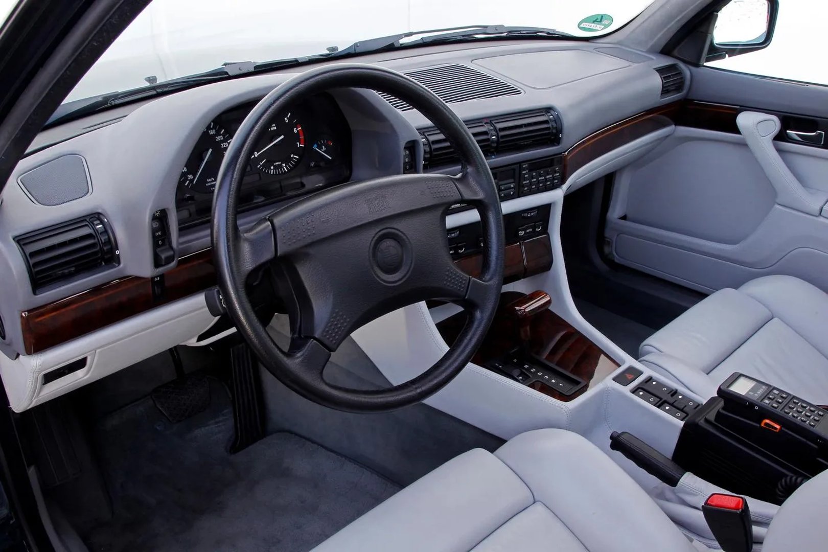 BMW_7_series_2_generation__Sedan__12.jpg