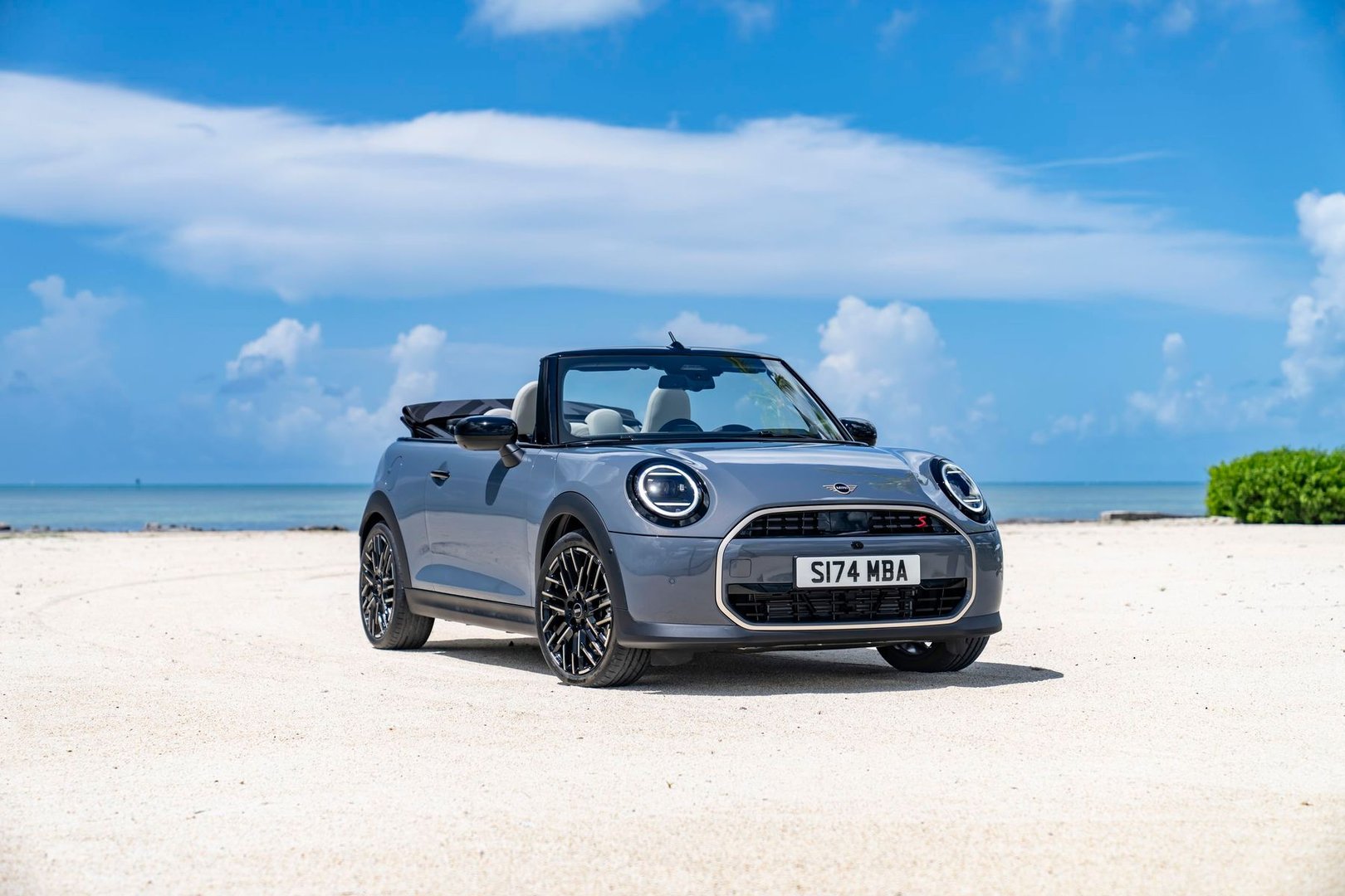 mini_Cooper_4_generation__Cabrio__14.jpg