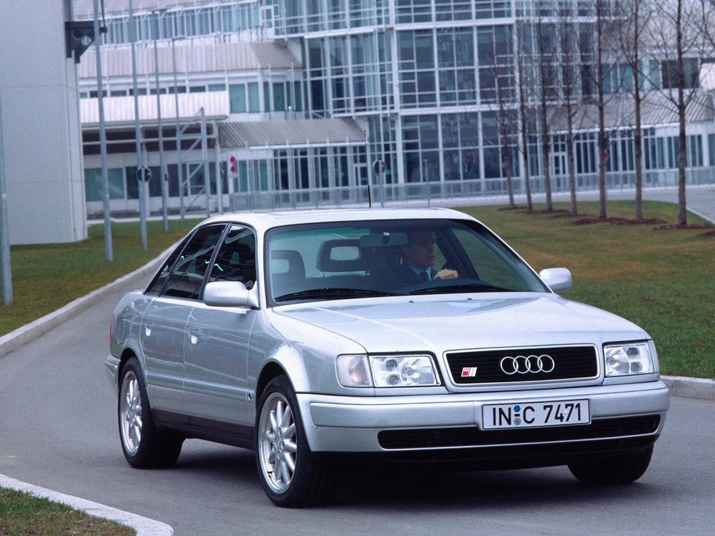 Audi_100_4_generation__Sedan__2.jpg