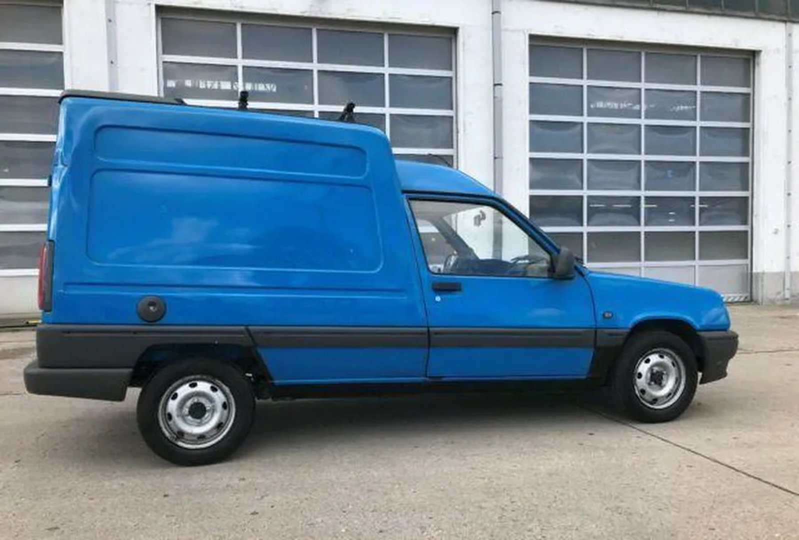 Renault_Express_1_generation_restyling_2__Van__6.jpg