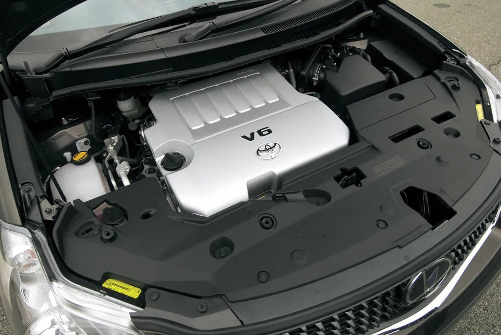 Toyota_Blade_1_generation__Hatchback_5-door__12.jpg