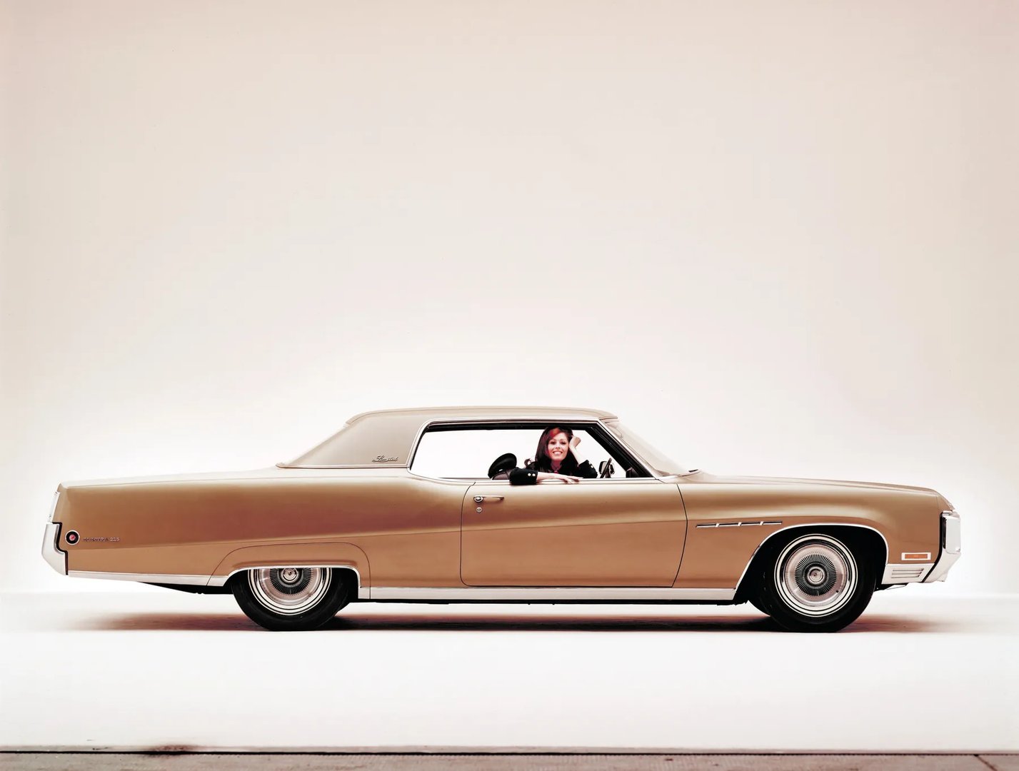 Buick_Electra_3_generation__Coupe_Hardtop__11.jpg