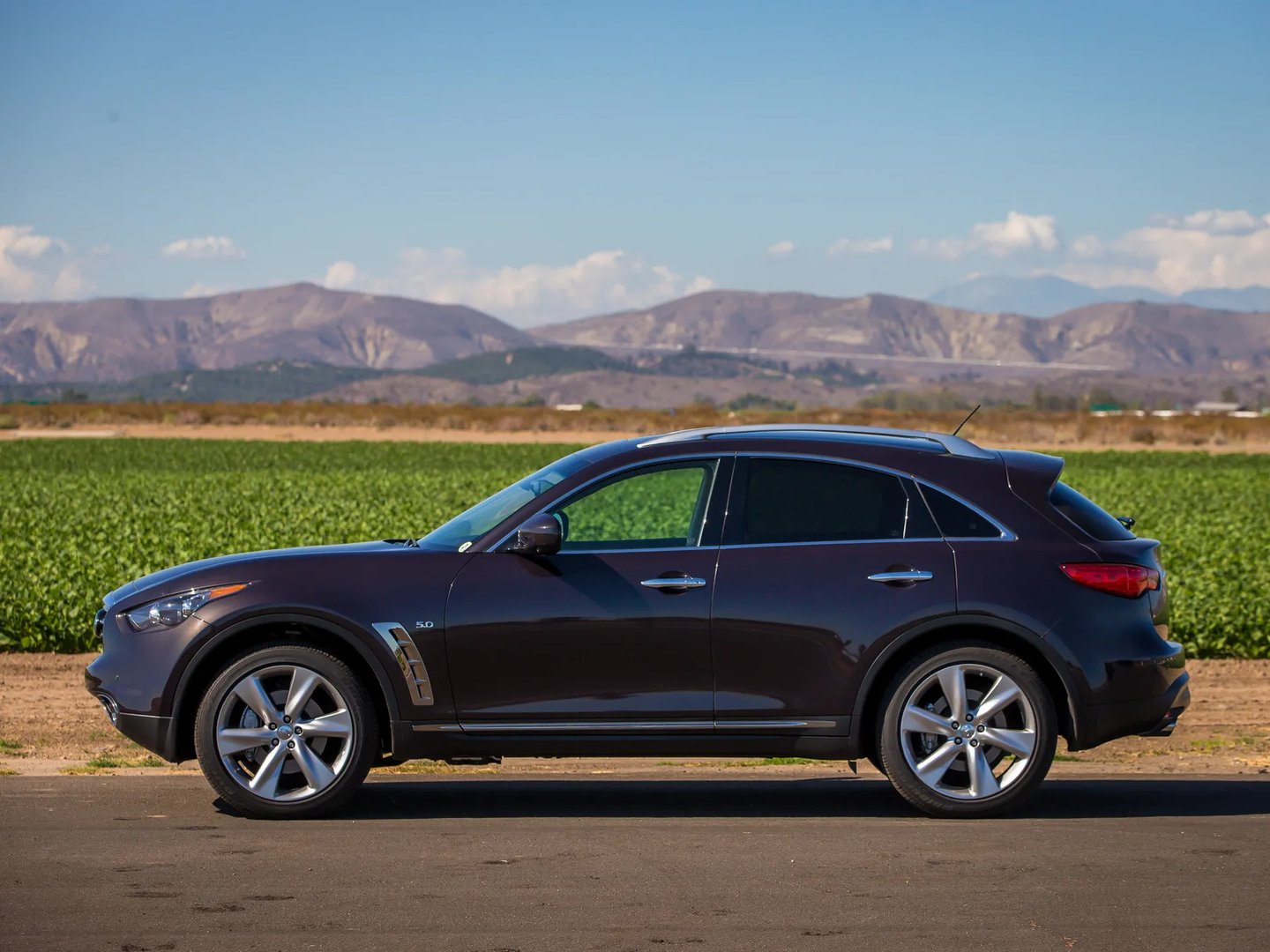 Infiniti_QX70_1_generation__SUV_5-doors__8.jpg