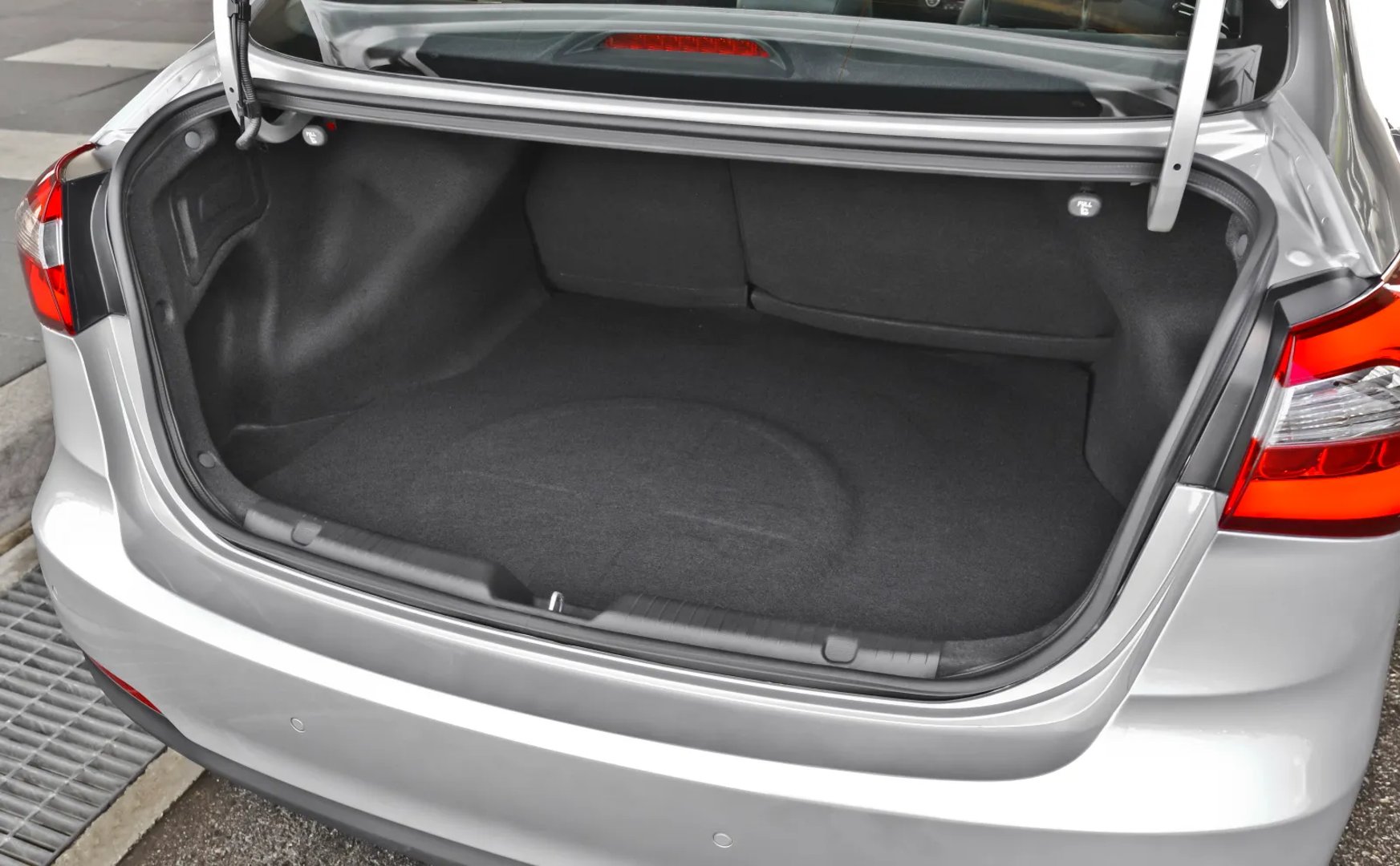 Kia_Cerato_3_generation__Sedan__7.jpg