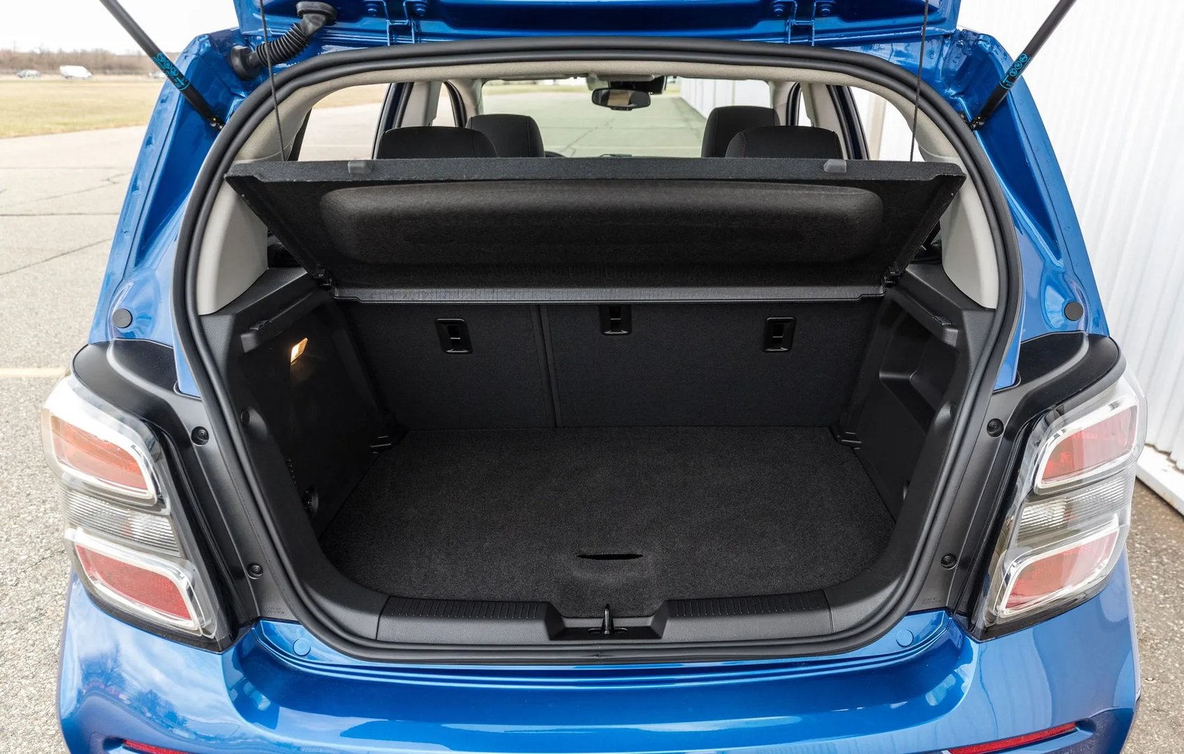 Chevrolet_Sonic_1_generation_restyling_1__Hatchback_5-door__9.jpg