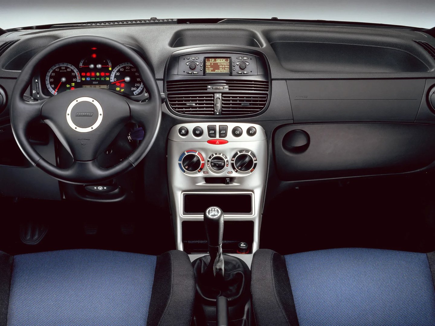 Fiat_Punto_2_generation__Mini_3-doors__12.jpg
