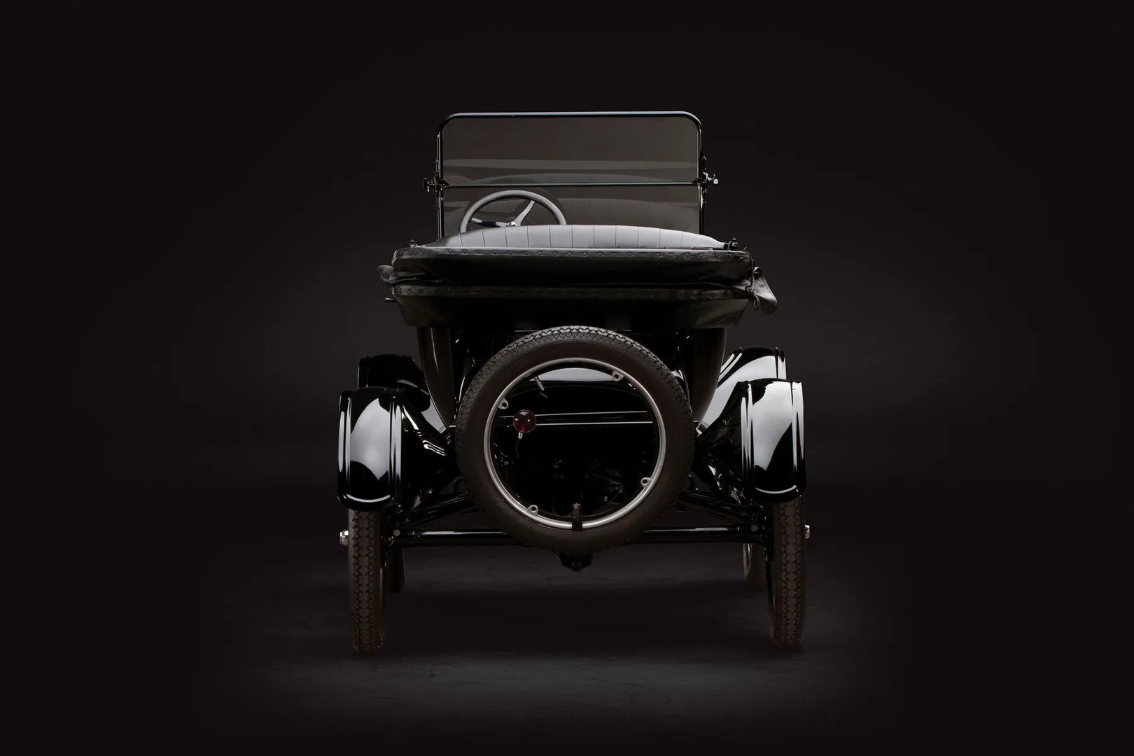 Ford_Model_T_1_generation__Roadster__4.jpg