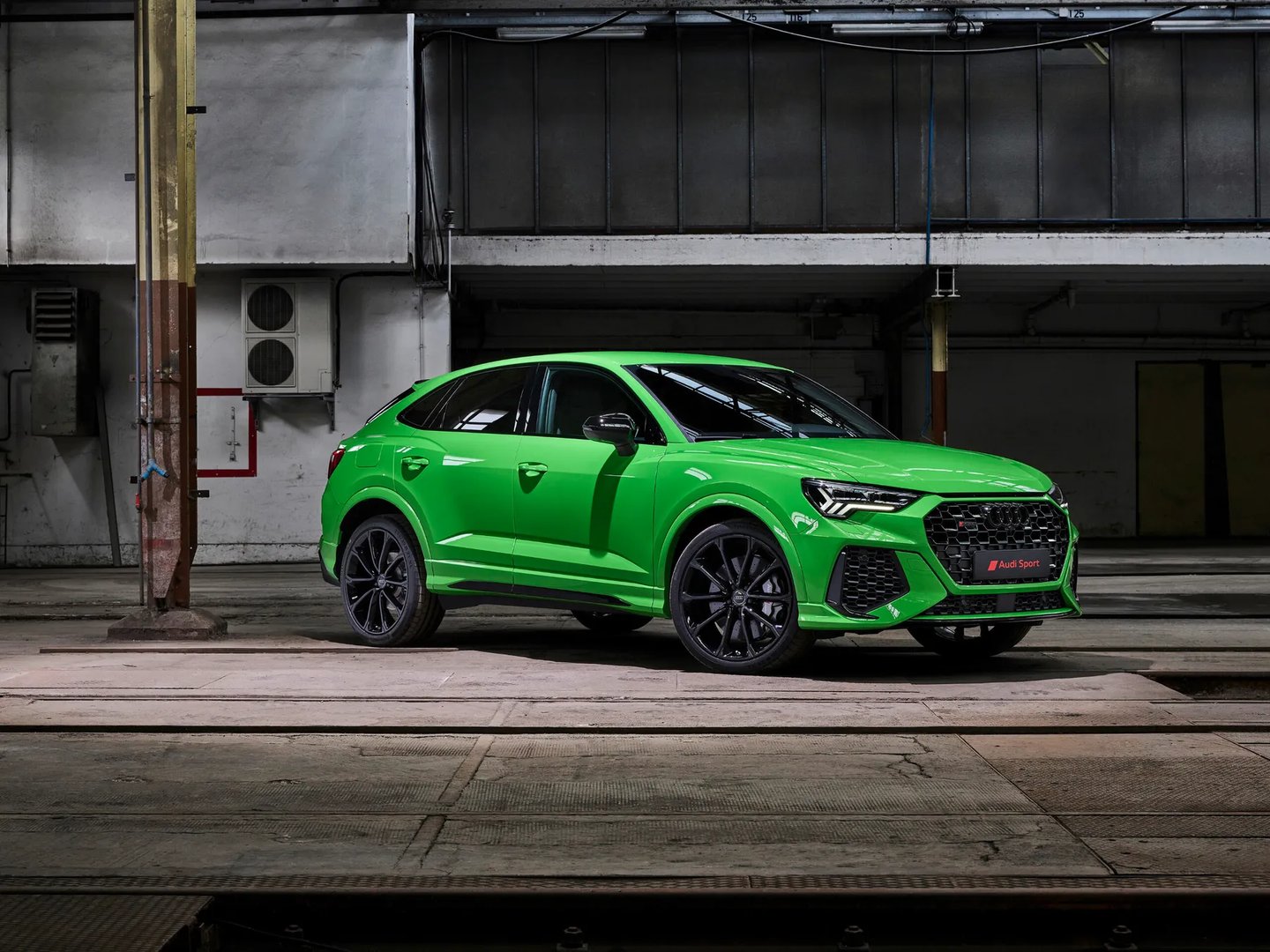 Audi_RS_Q3_Sportback_1_generation__SUV_Coupe__11.jpg