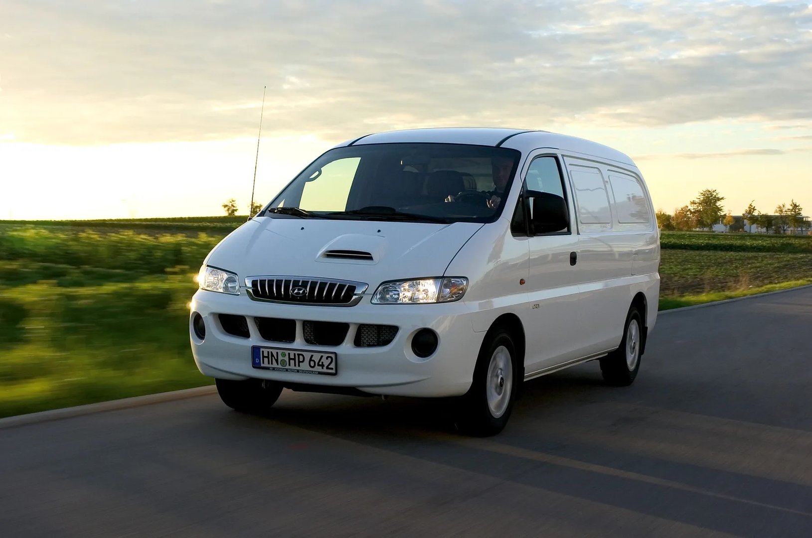Hyundai_i800_1_generation_restyling__Van__11.jpg