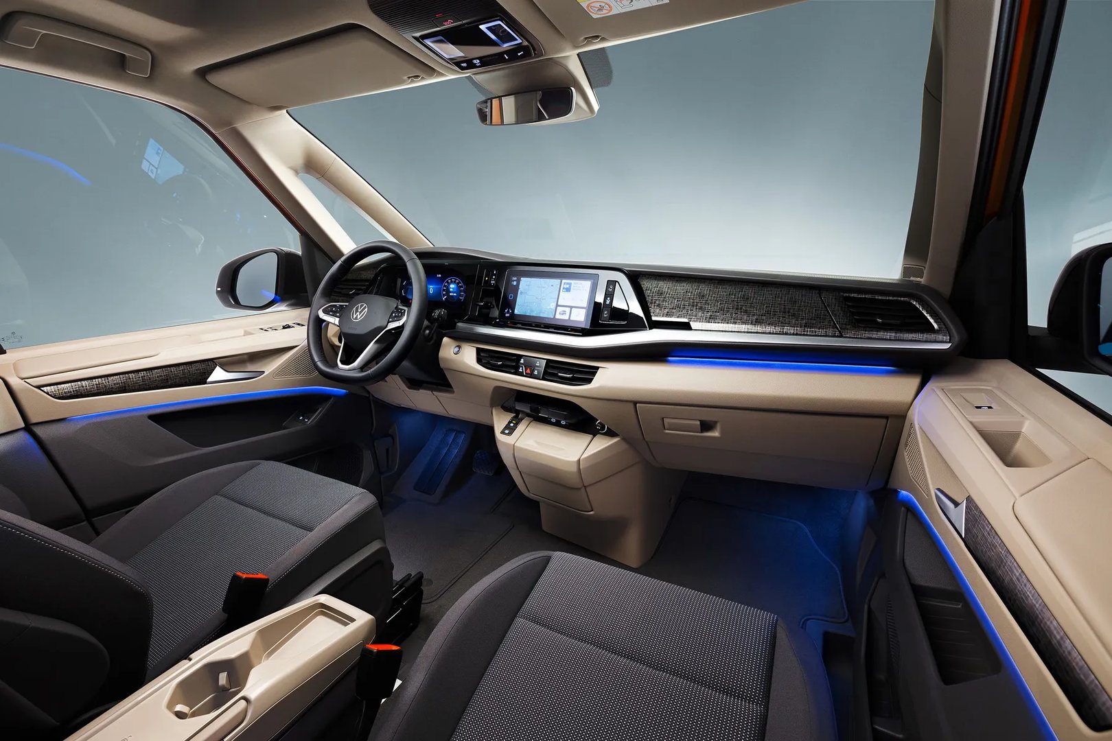 Volkswagen_Multivan_7_generation__Minivan__5.jpg