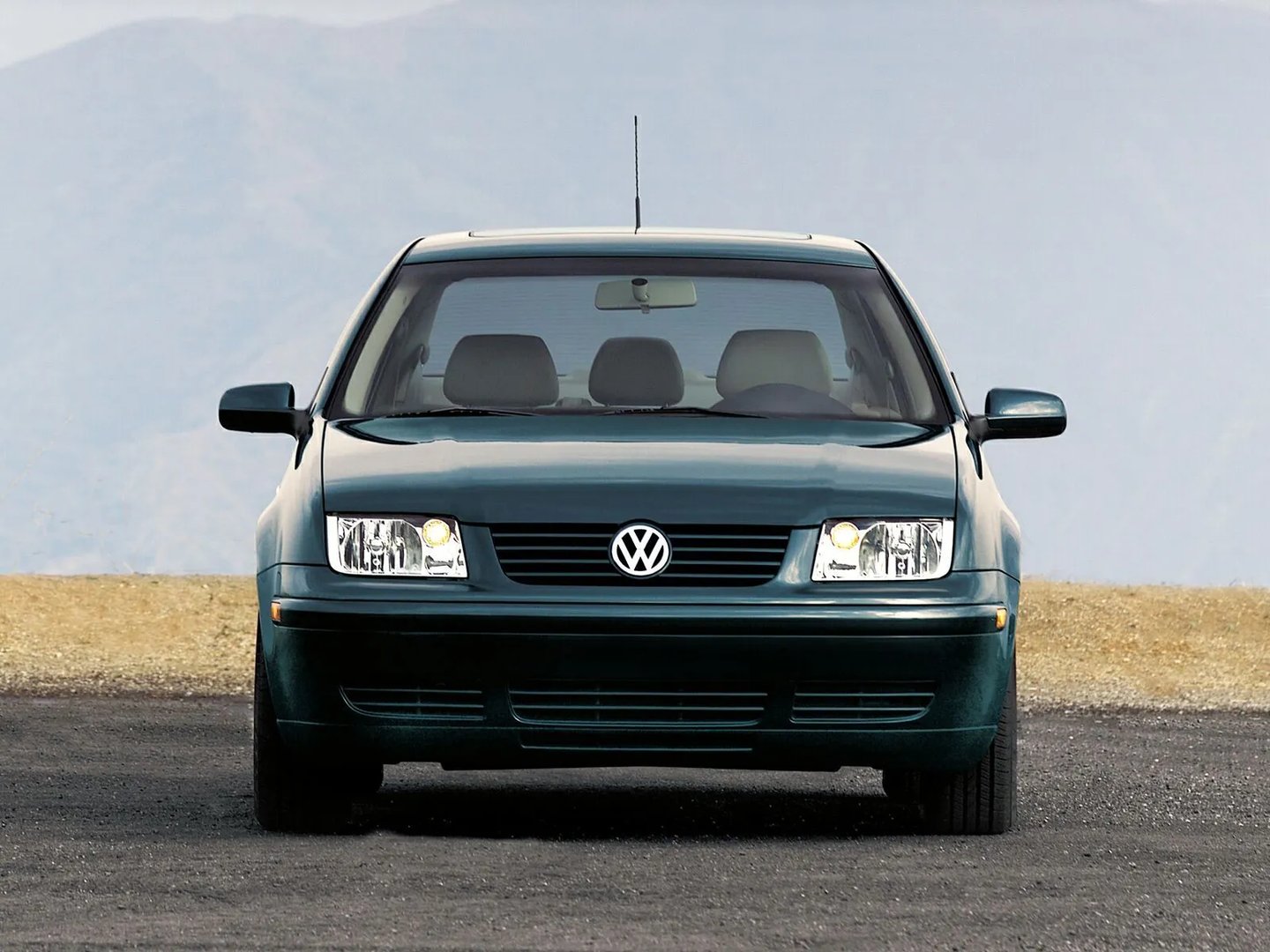 Volkswagen_Jetta_4_generation__Sedan__9.jpg