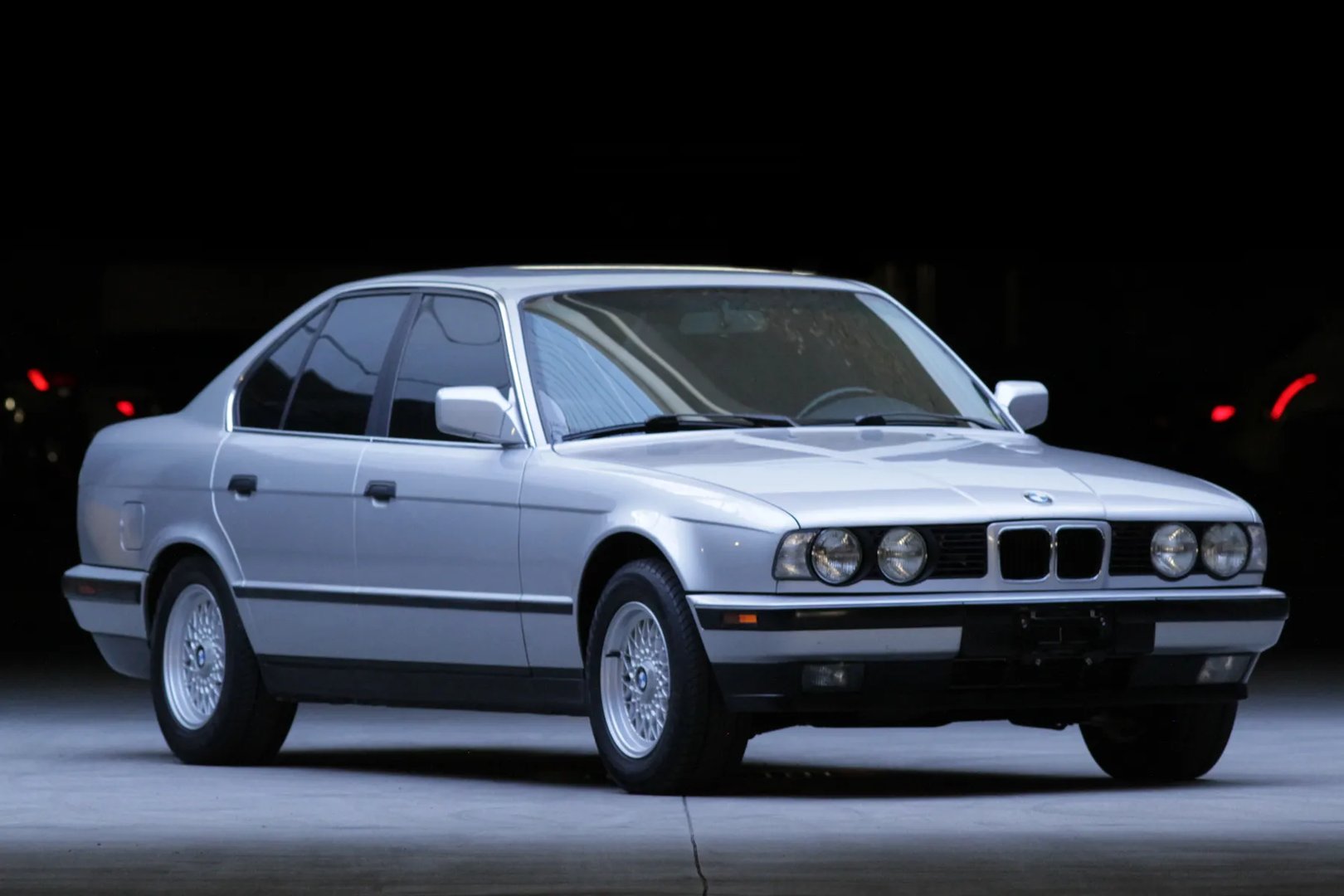BMW_5_series_3_generation__Sedan__5.jpg