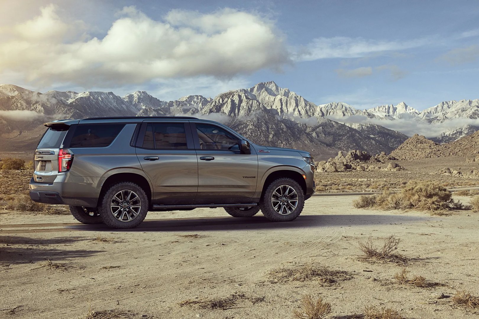 Chevrolet_Tahoe_5_generation__SUV_5-doors__3.jpg
