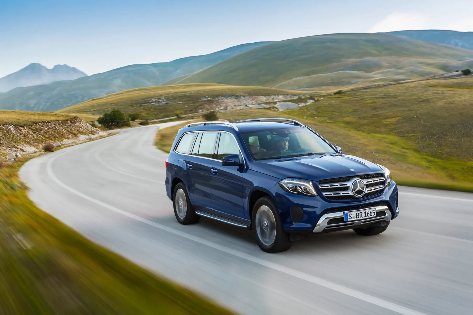Mercedes_GLS_1_generation__SUV_5-doors__9.jpg