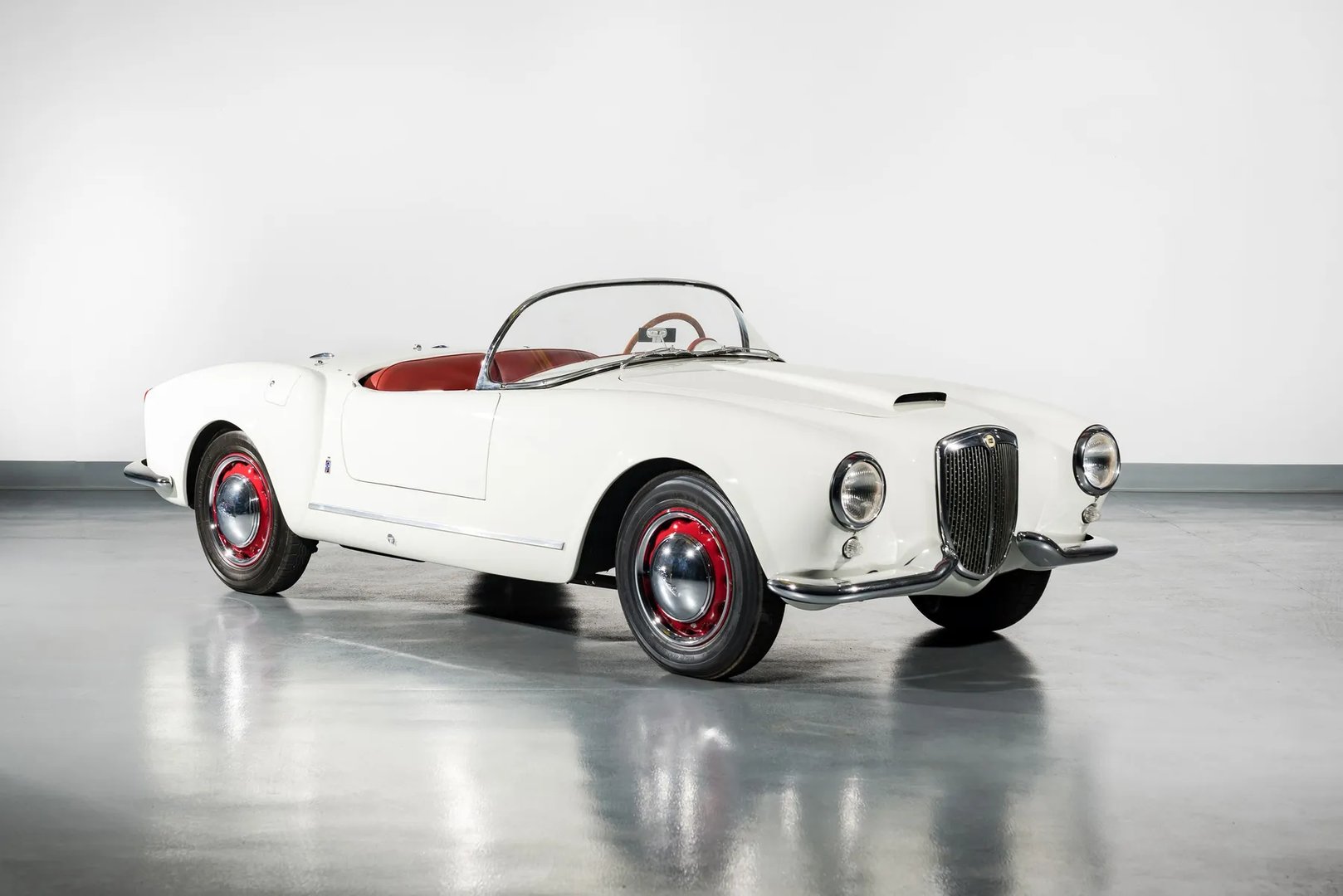 Lancia_Aurelia_1_generation__Roadster__1.jpg