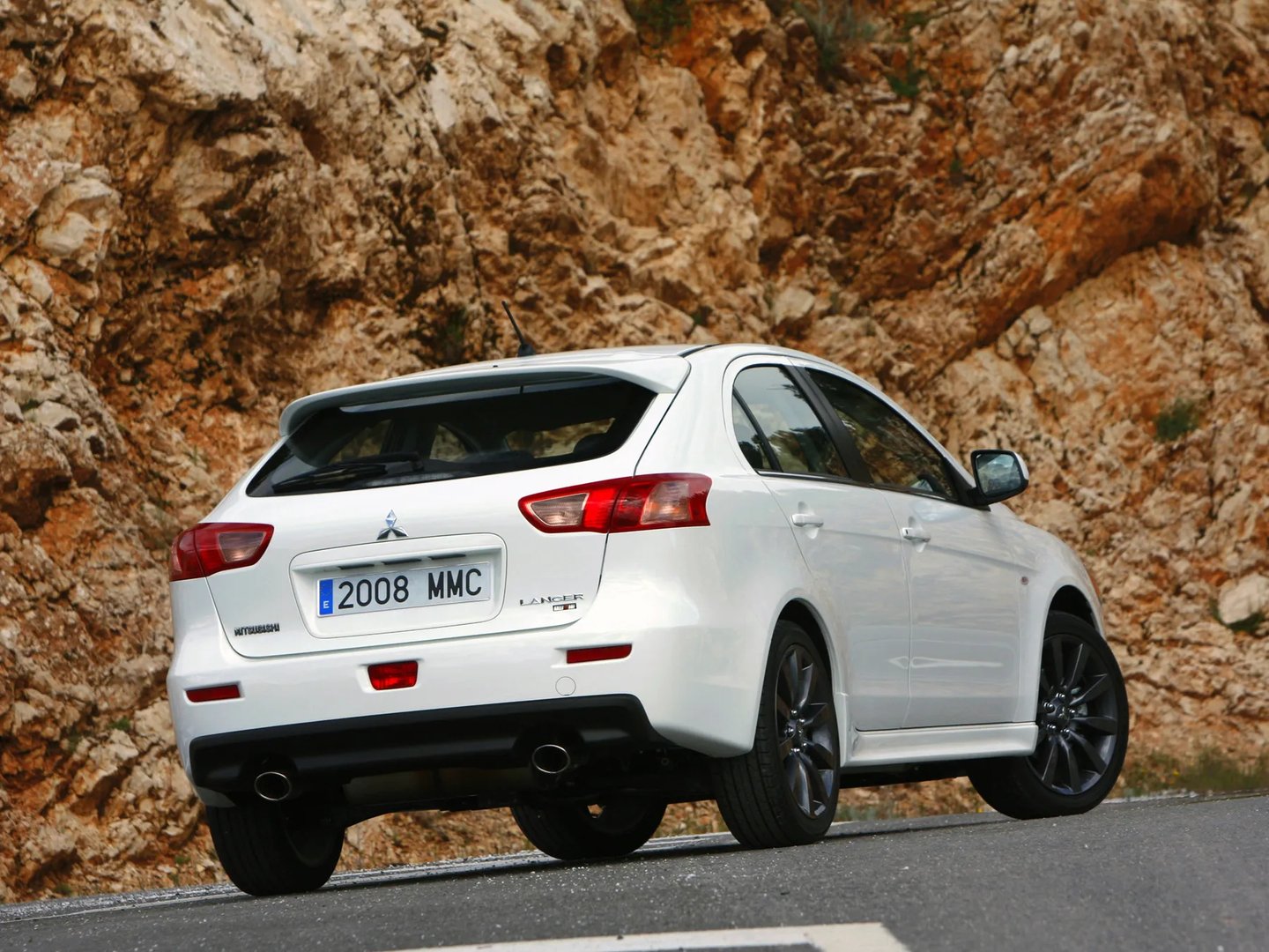 Mitsubishi_Lancer_Ralliart_10_generation__Hatchback_5-door__4.jpg