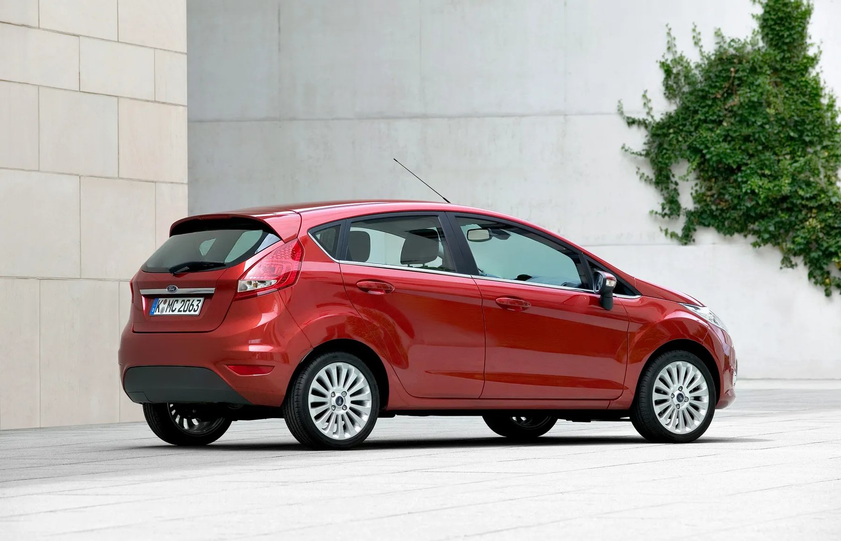 Ford_Fiesta_6_generation__Mini_5-doors__5.jpg