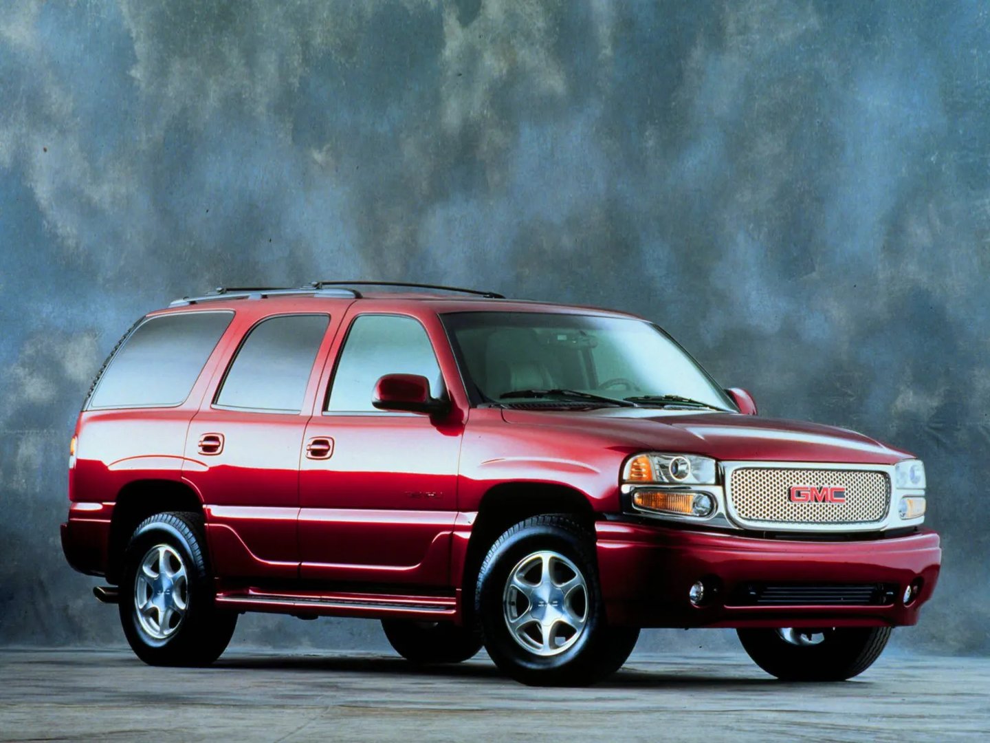 GMC_Yukon_2_generation__SUV_5-doors__2.jpg
