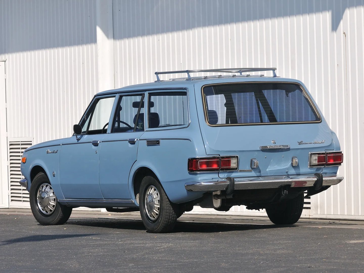 Toyota_Mark_II_1_generation__Estate_5-door__1.jpg