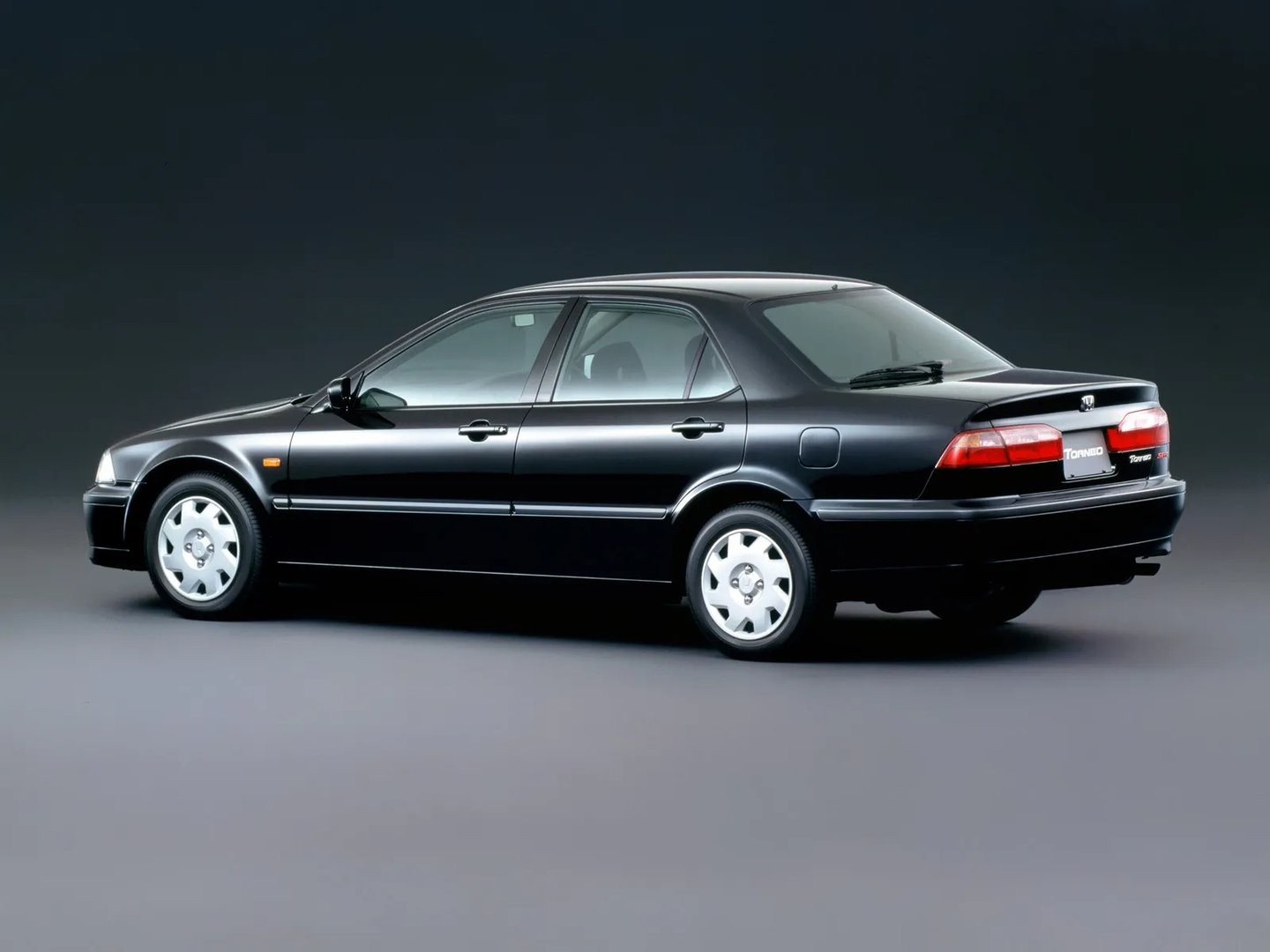 Honda_Torneo_1_generation__Sedan__3.jpg