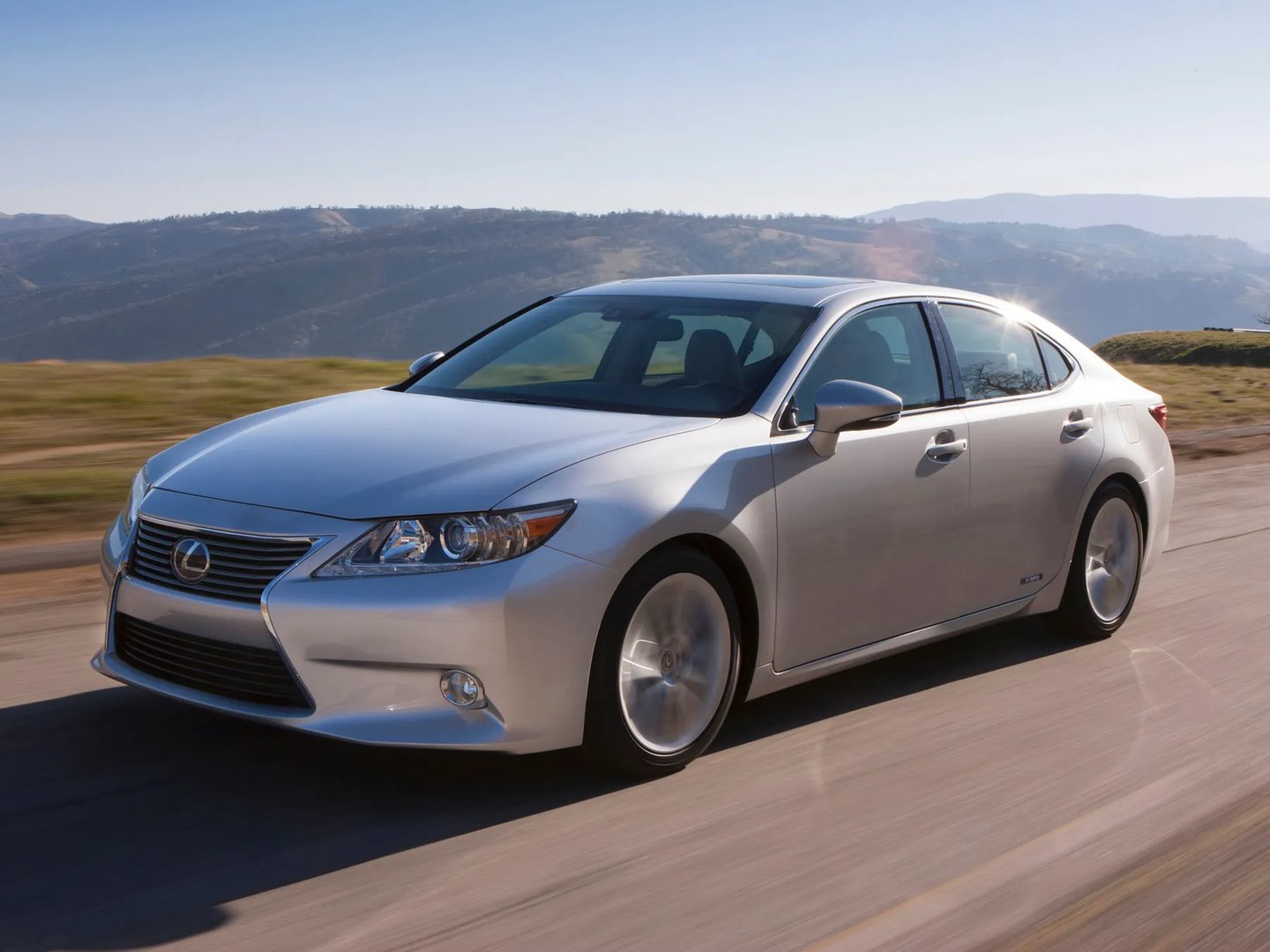 Lexus_ES_6_generation__Sedan__11.jpg