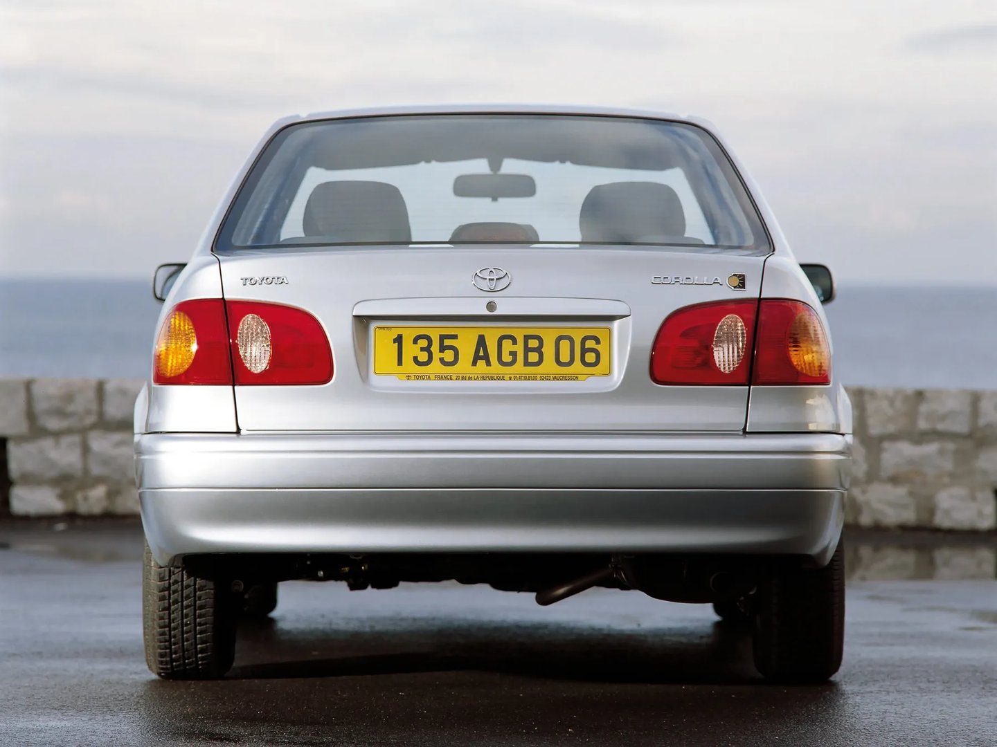 Toyota_Corolla_8_generation_restyling__Sedan__4.jpg