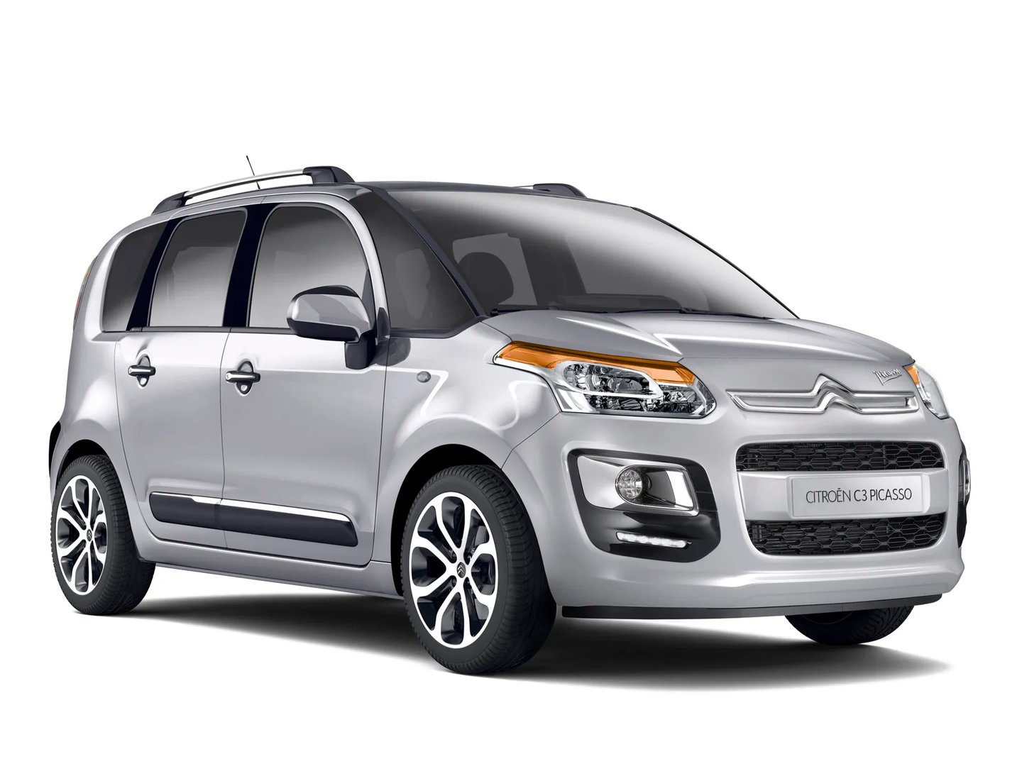1 generation, restyling 