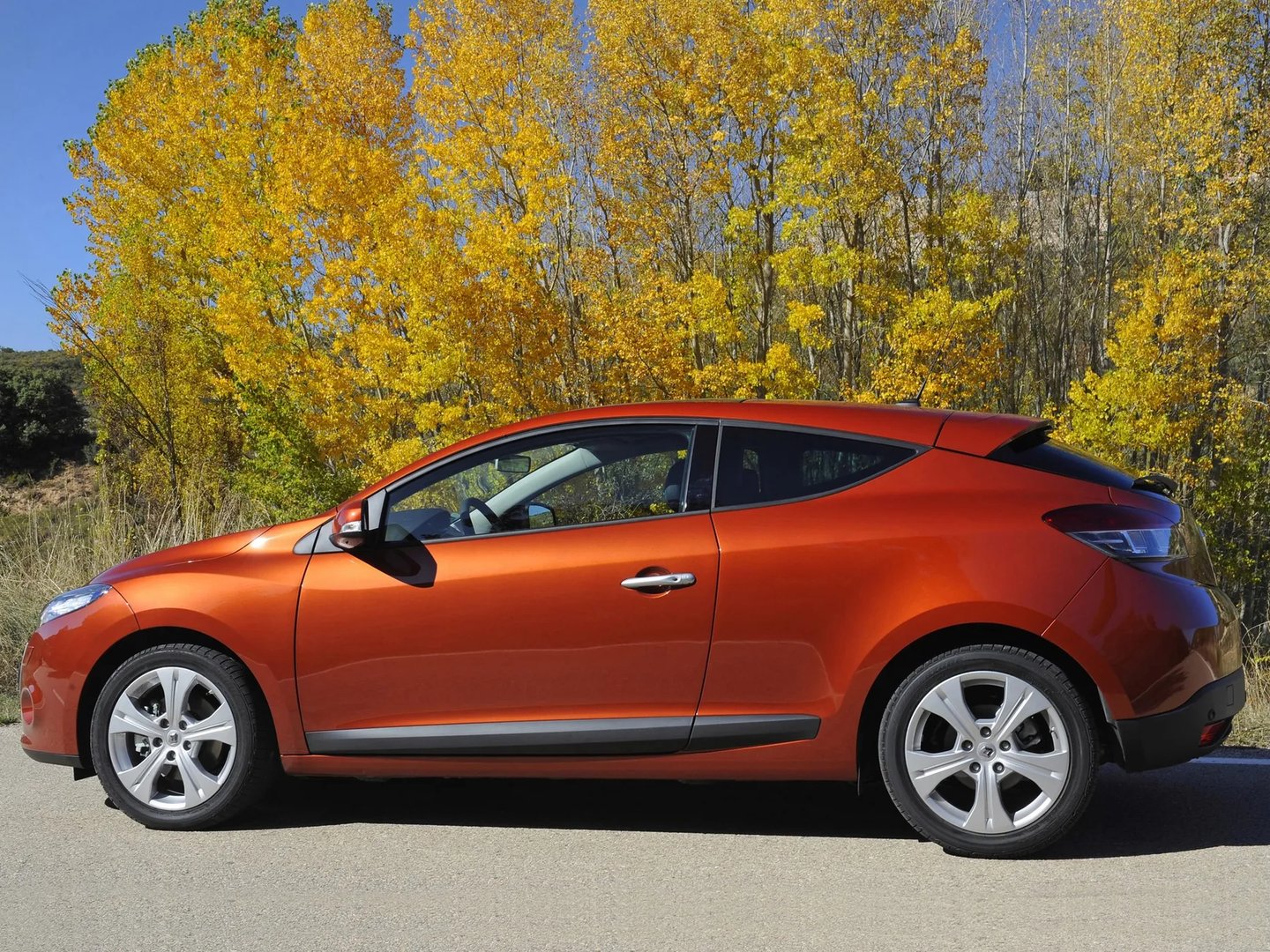 Renault_Megane_3_generation__Hatchback_3-door__6.jpg