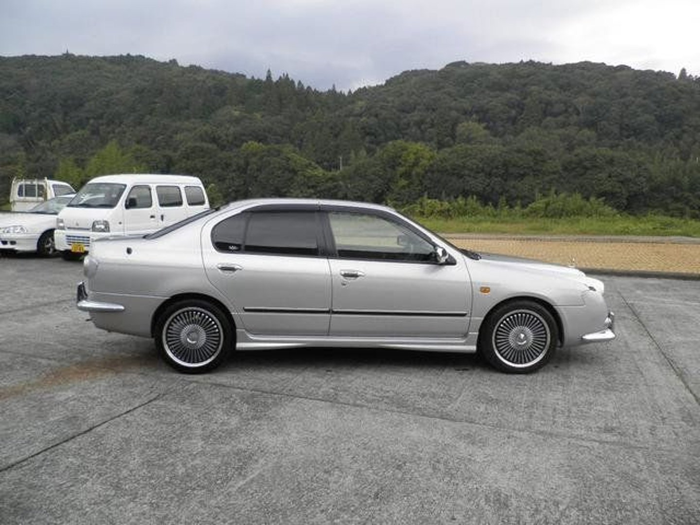 mitsuoka_Ryoga_1_generation__Sedan__5.jpg