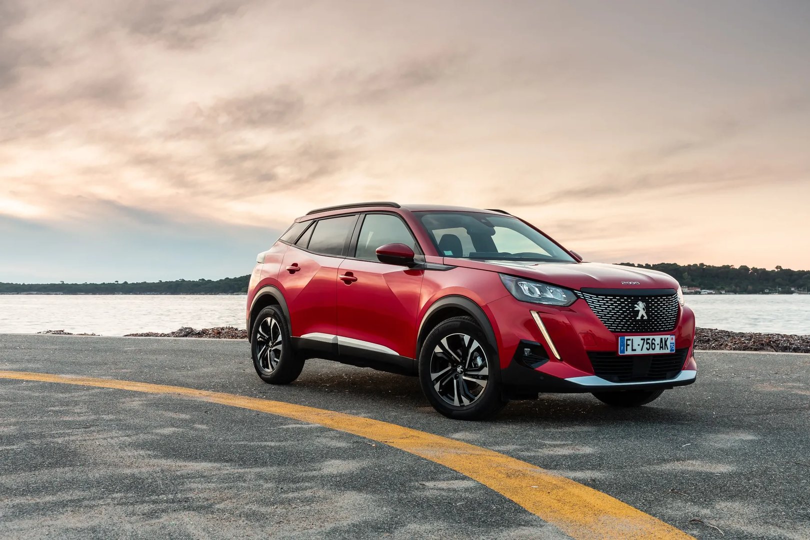Peugeot_2008_2_generation__SUV_5-doors__13.jpg