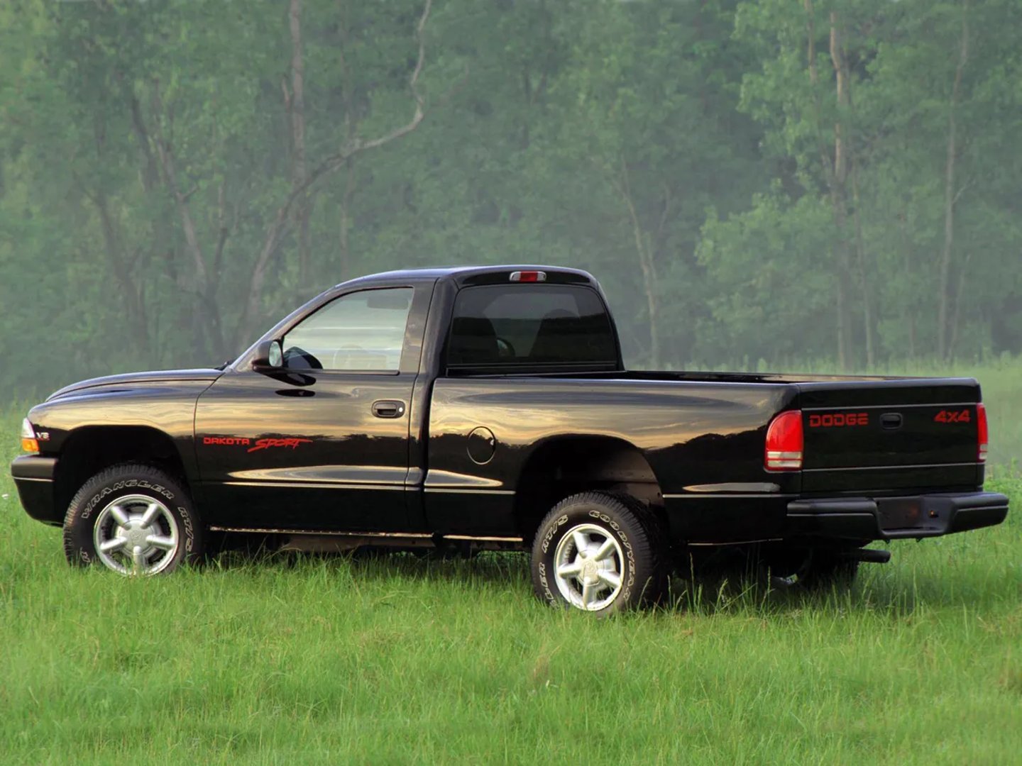 Dodge_Dakota_2_generation__Pickup_single-cab__6.jpg