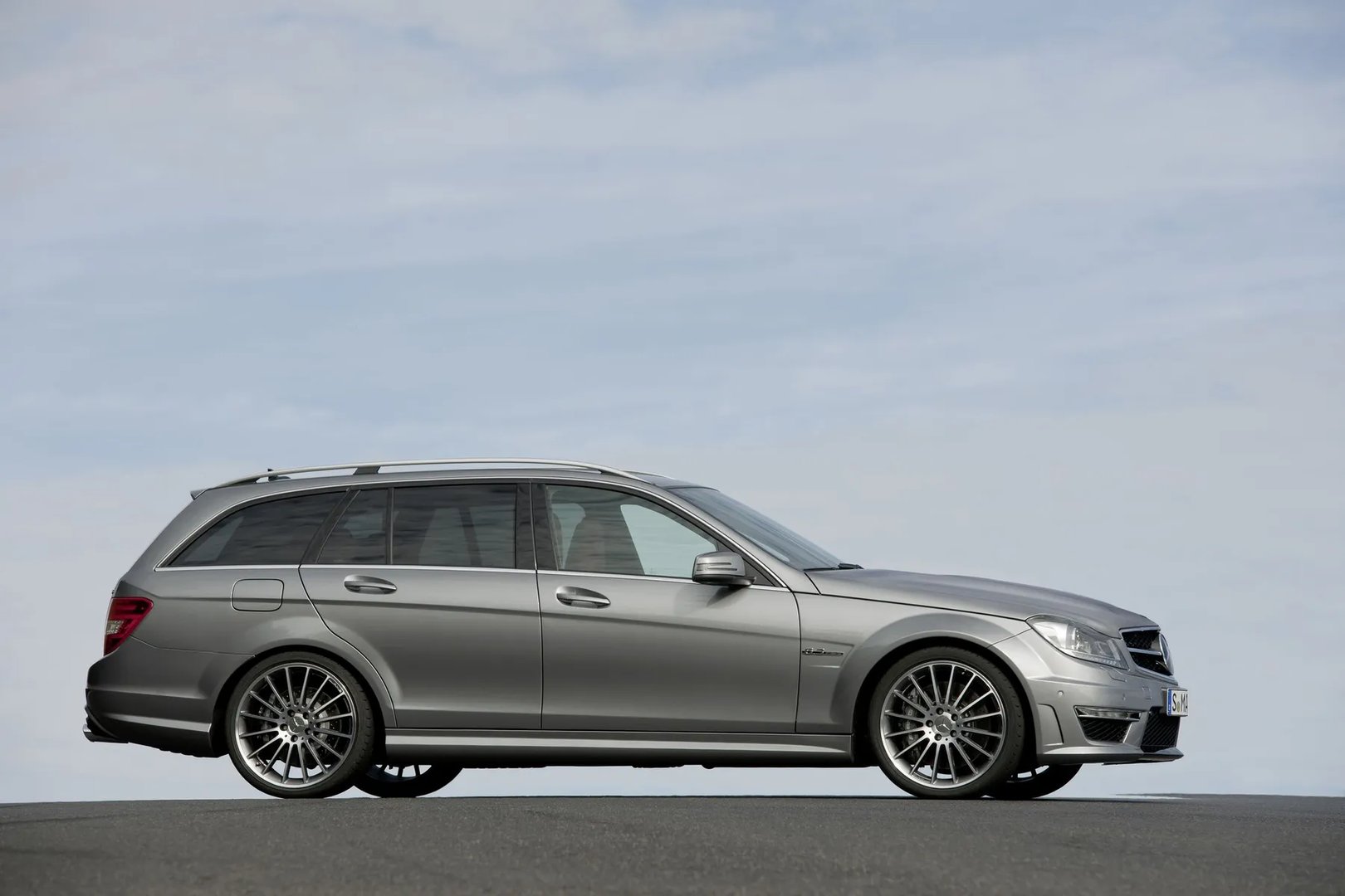 Mercedes_C-Class_AMG_3_generation_restyling__Estate_5-door__3.jpg