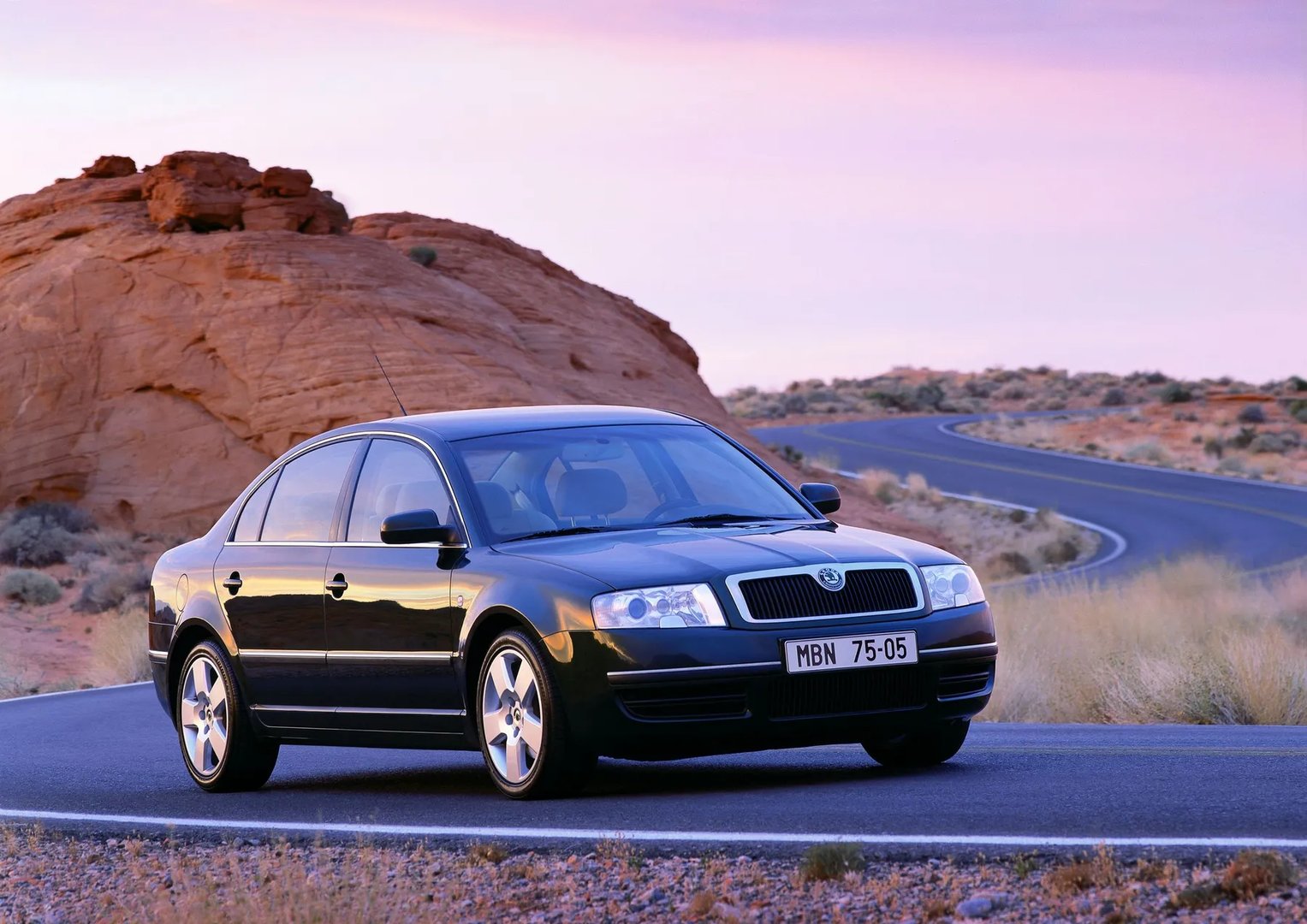 Skoda_Superb_1_generation__Sedan__2.jpg